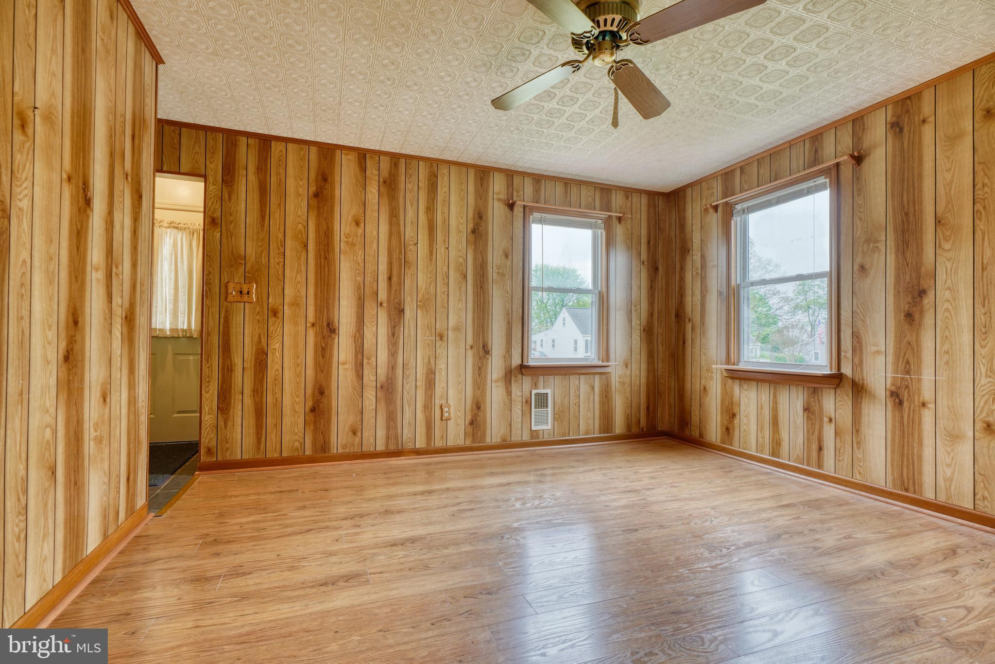 NORTHAMPTON - Residential