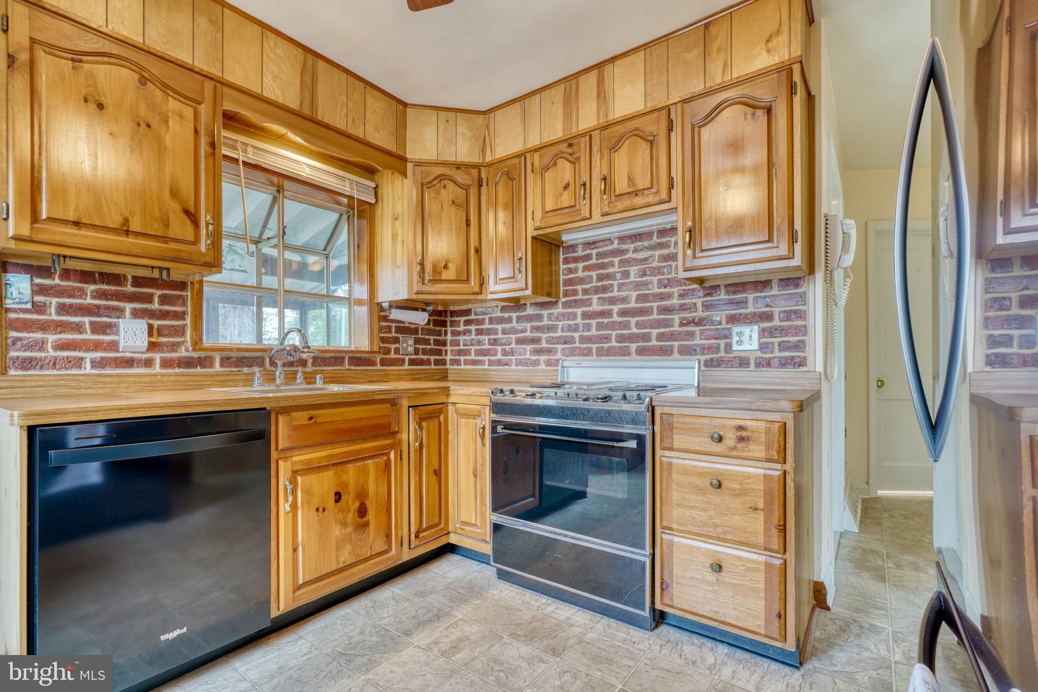 NORTHAMPTON - Residential