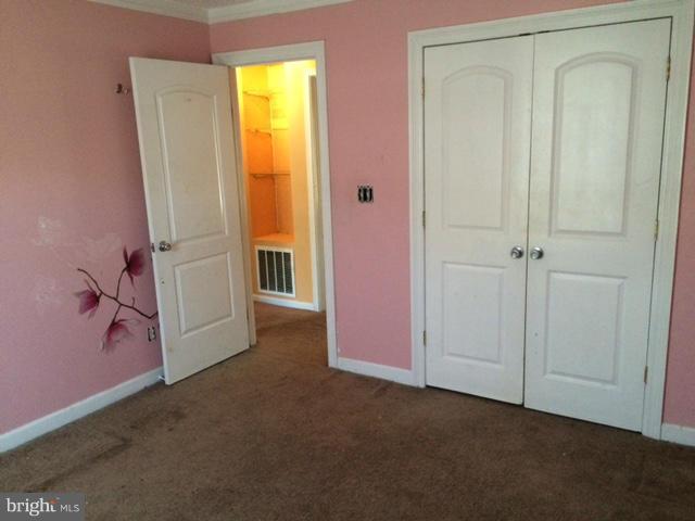 FORESTVILLE CENTER - Residential