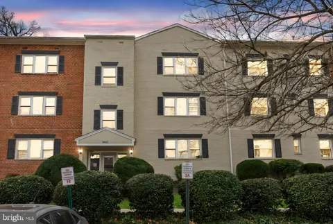 3051 Patrick Henry Drive Unit 201, Falls Church, VA 22044 - #: VAFX2226548