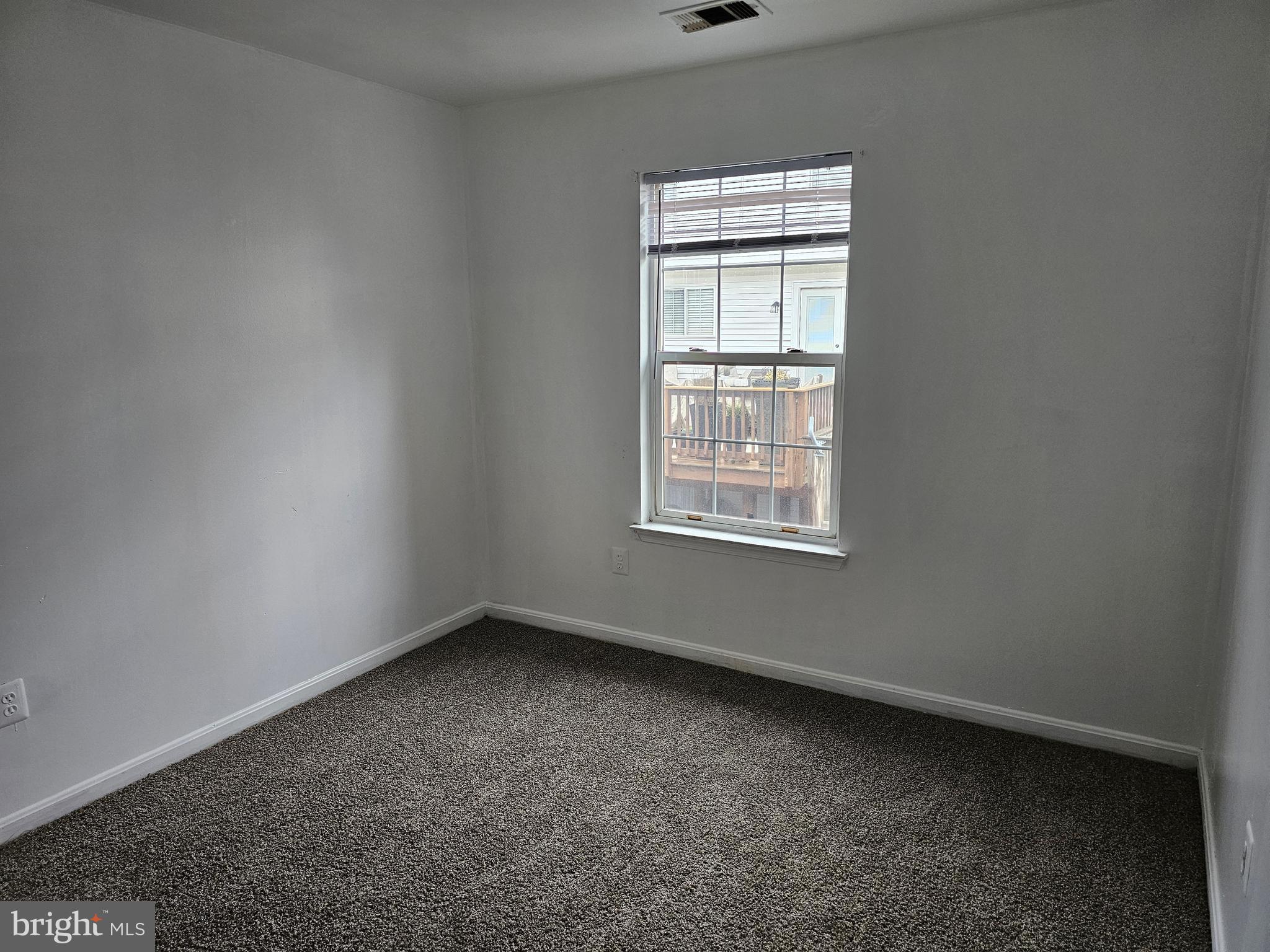 SOUTH HAMPTON - Residential Lease