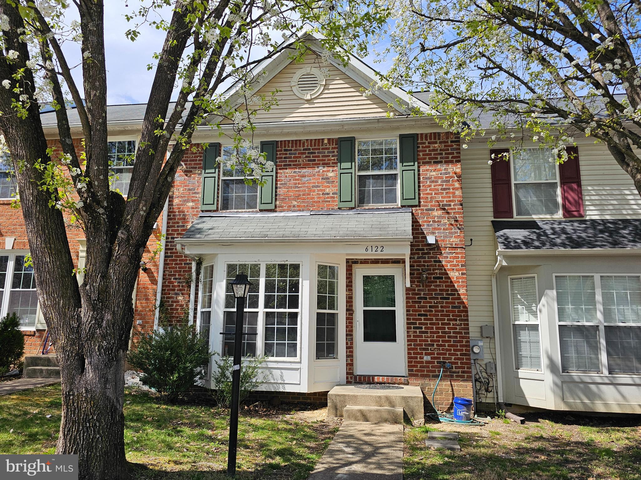 SOUTH HAMPTON - Residential Lease