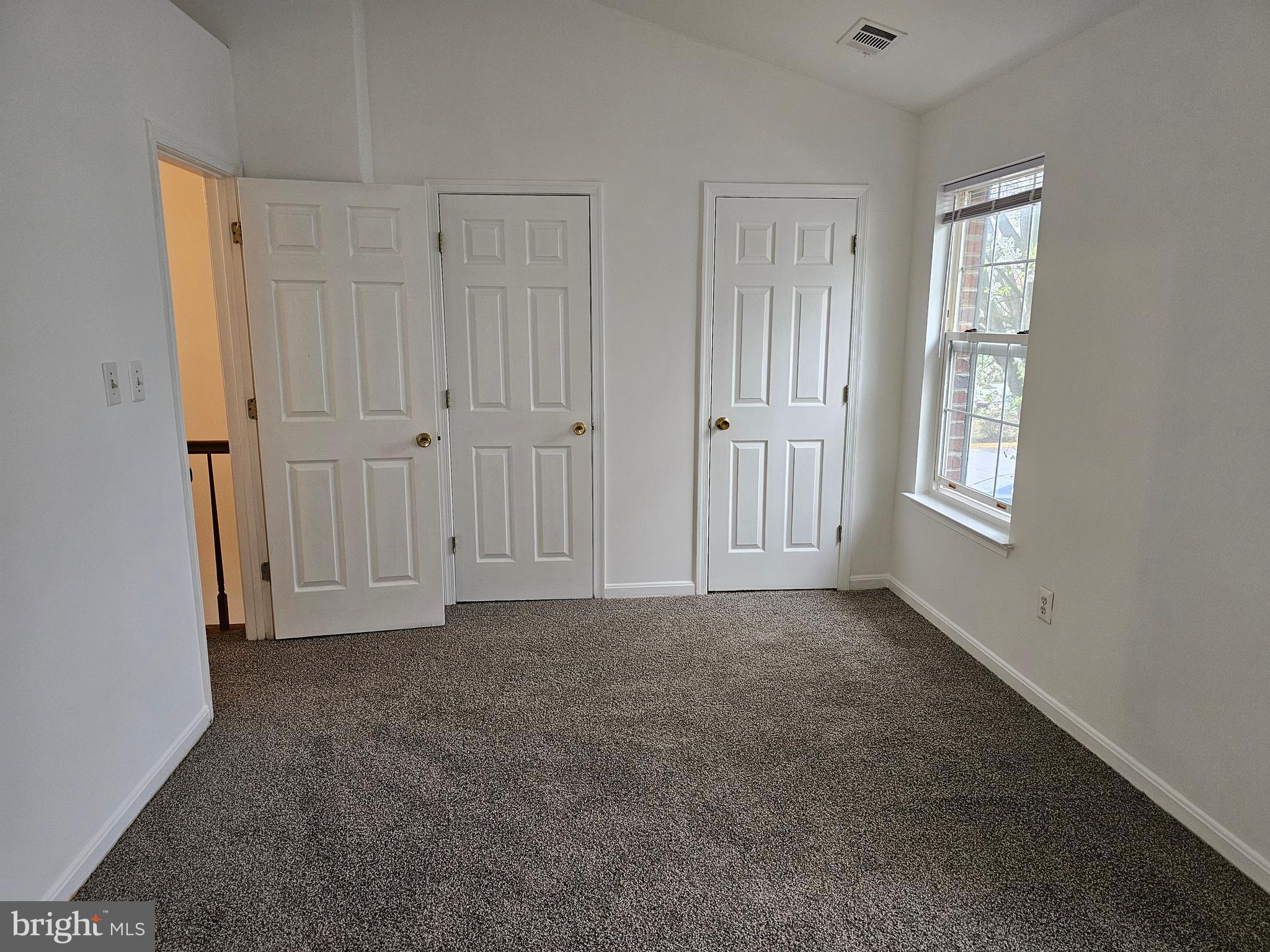 SOUTH HAMPTON - Residential Lease