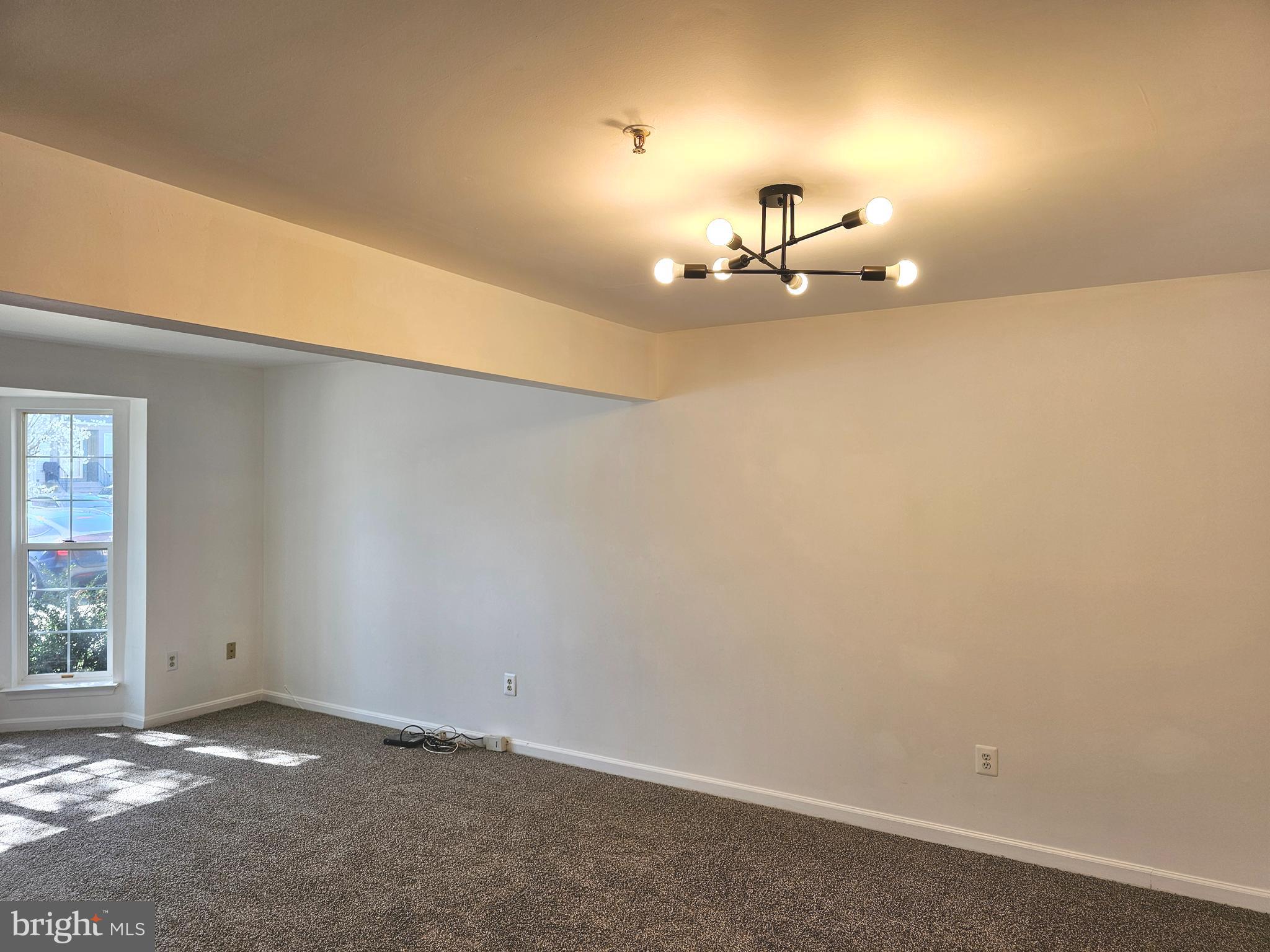 SOUTH HAMPTON - Residential Lease