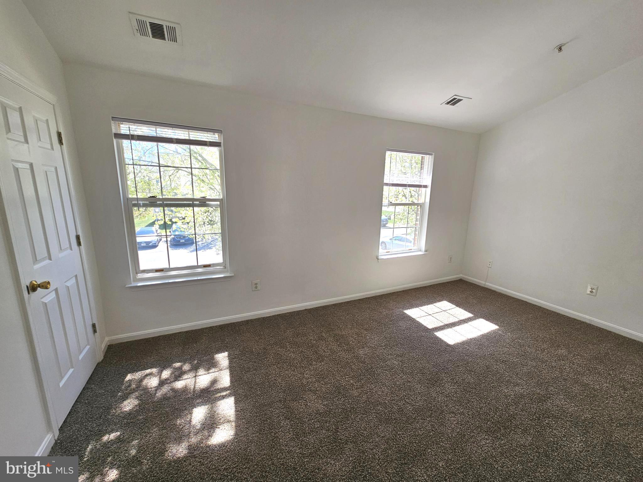 SOUTH HAMPTON - Residential Lease