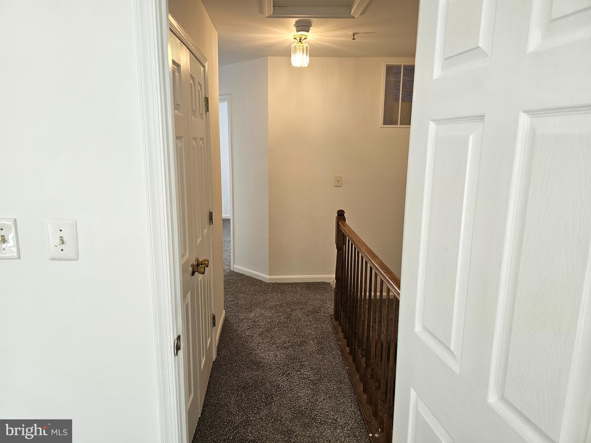 SOUTH HAMPTON - Residential Lease