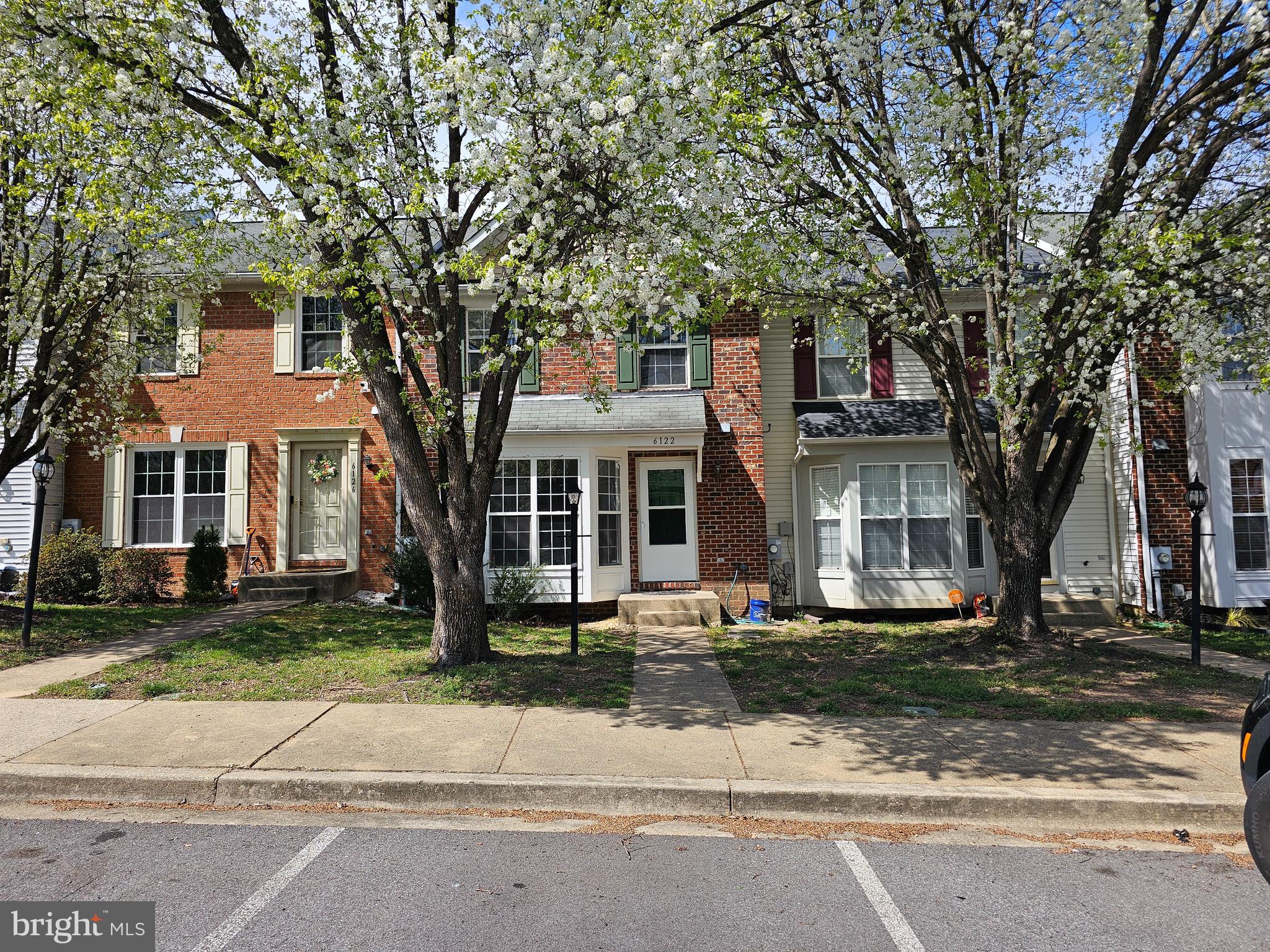 SOUTH HAMPTON - Residential Lease