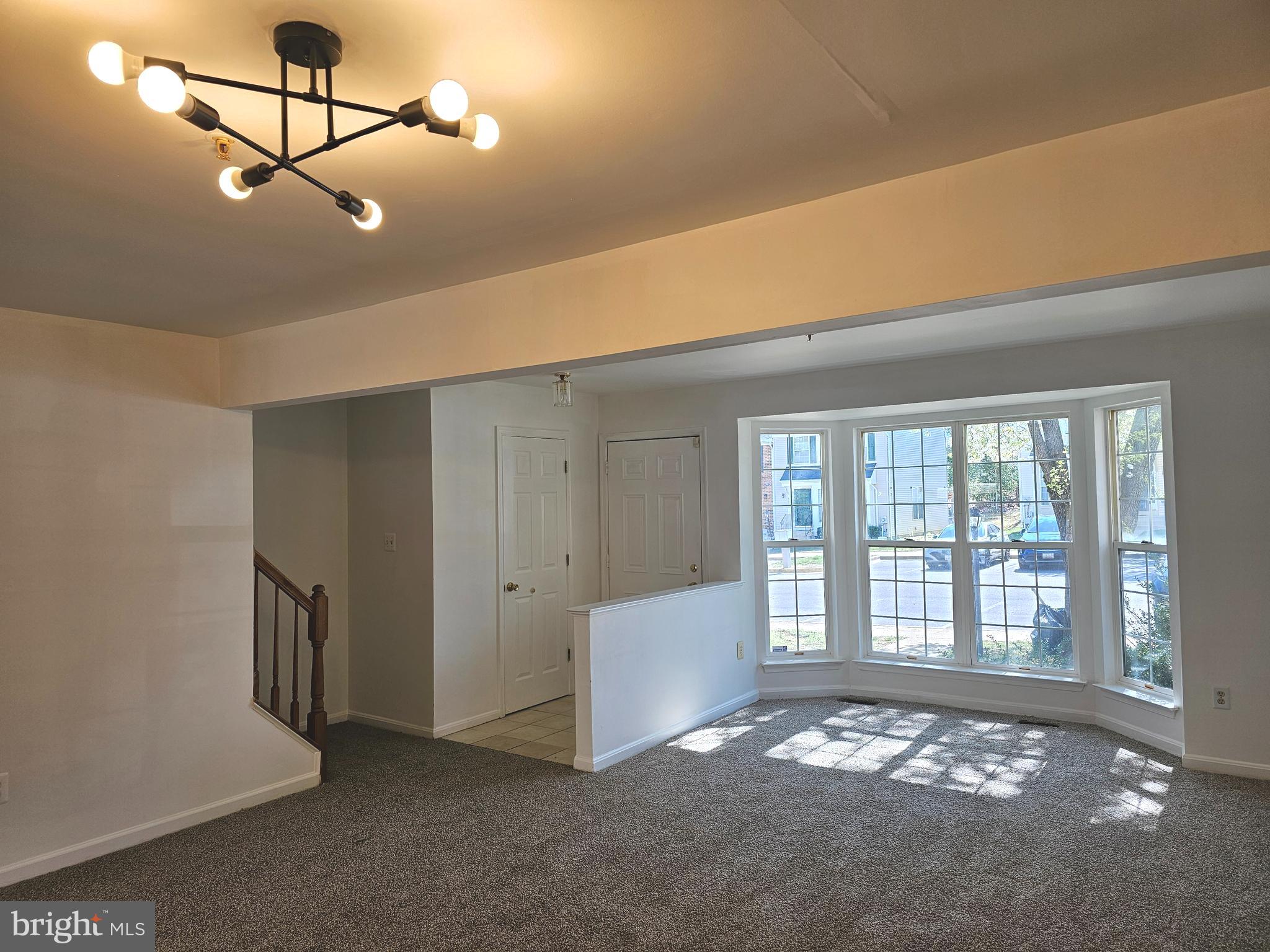 SOUTH HAMPTON - Residential Lease