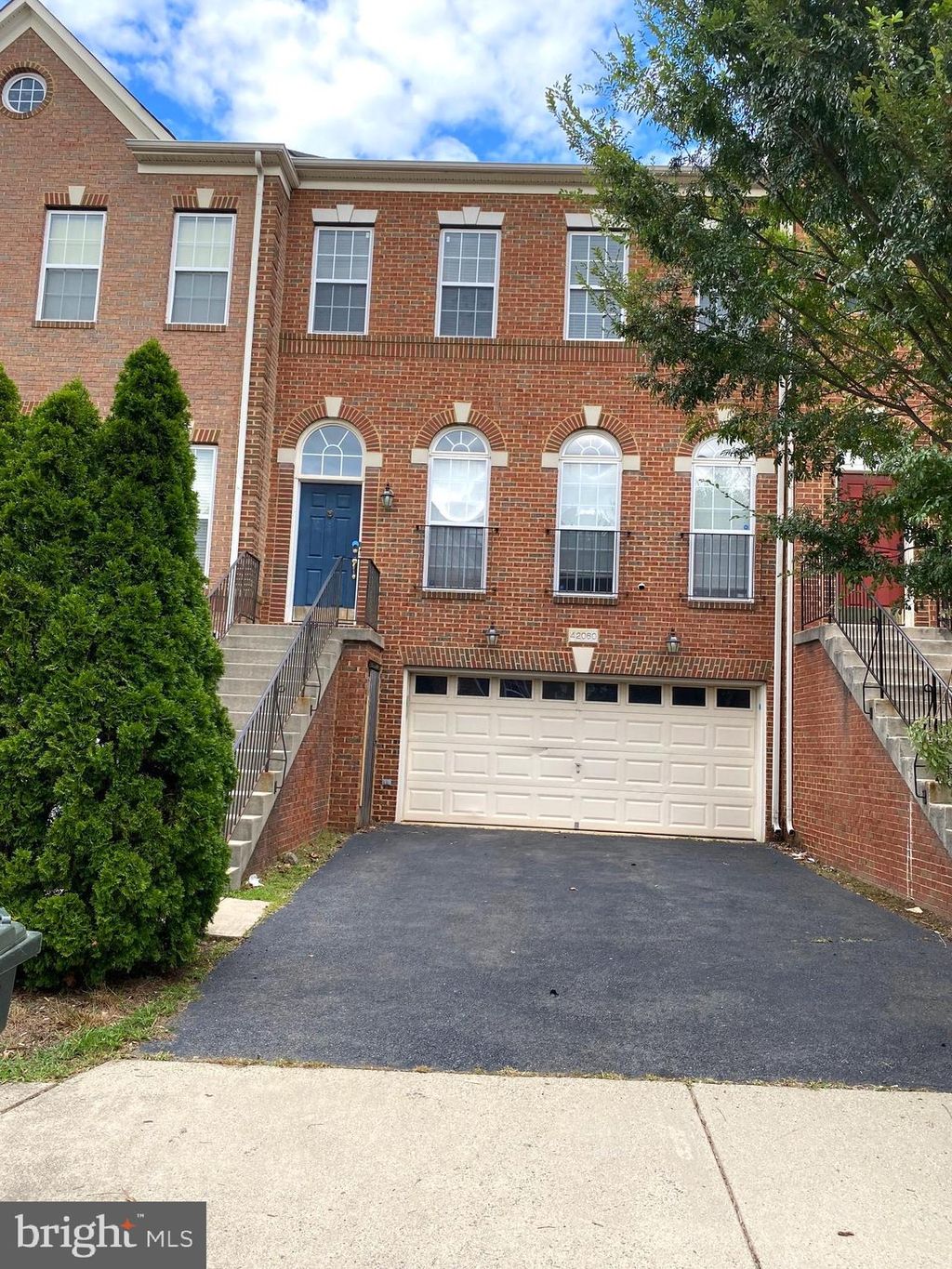 Photo of 42060 Fremont Preserve Square, ALDIE, VA 20105 (MLS # VALO2109688)