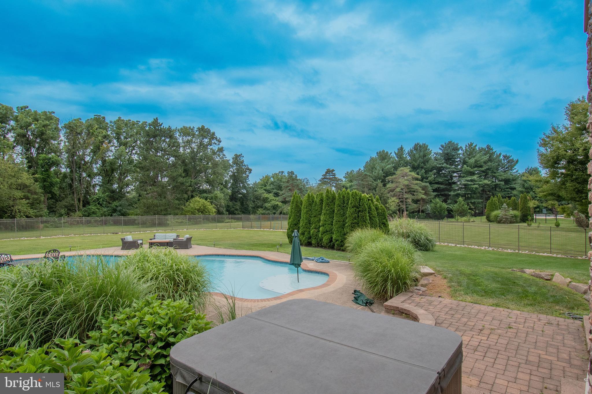 PICKERING CHASE - Residential