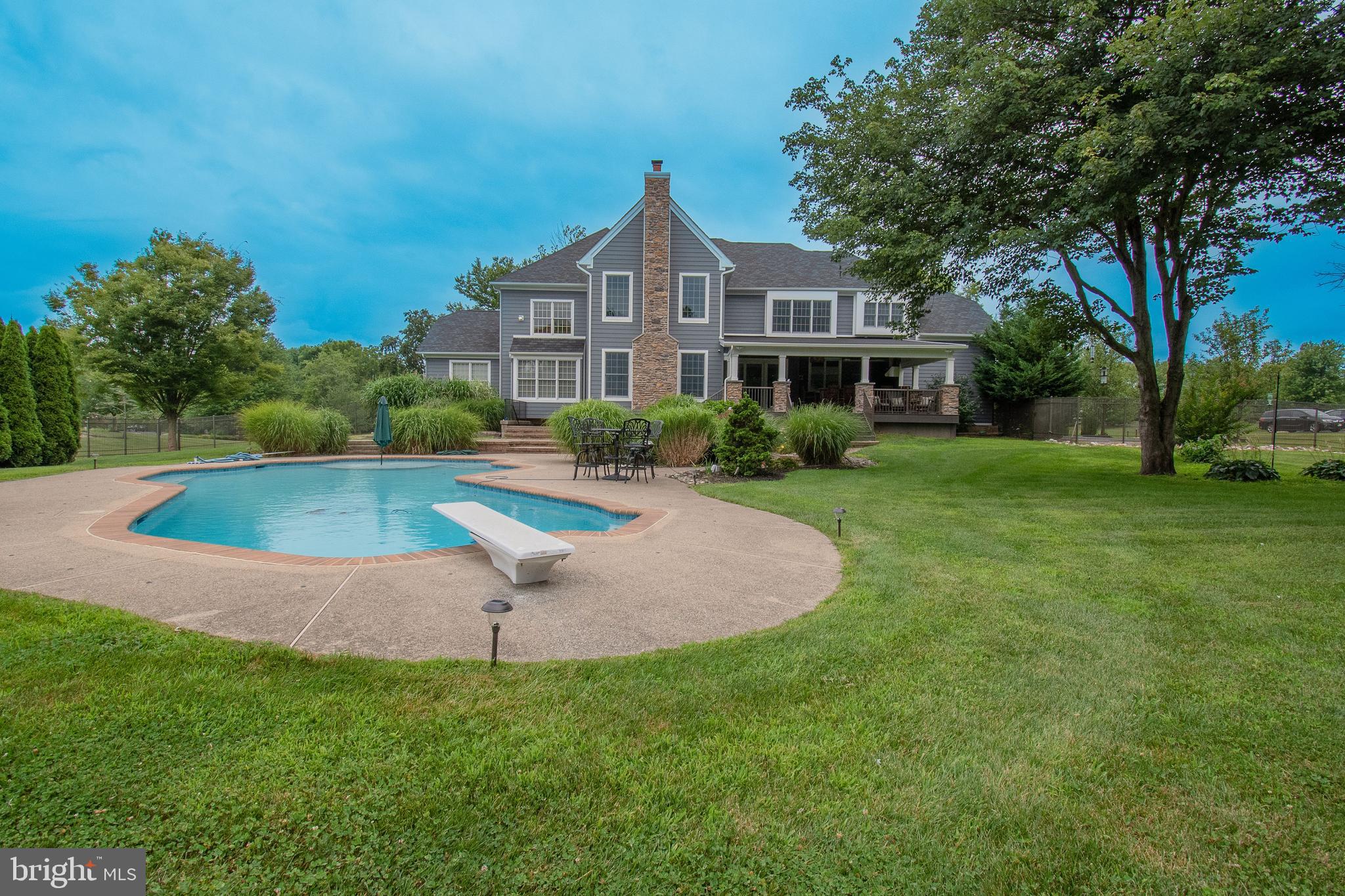 PICKERING CHASE - Residential