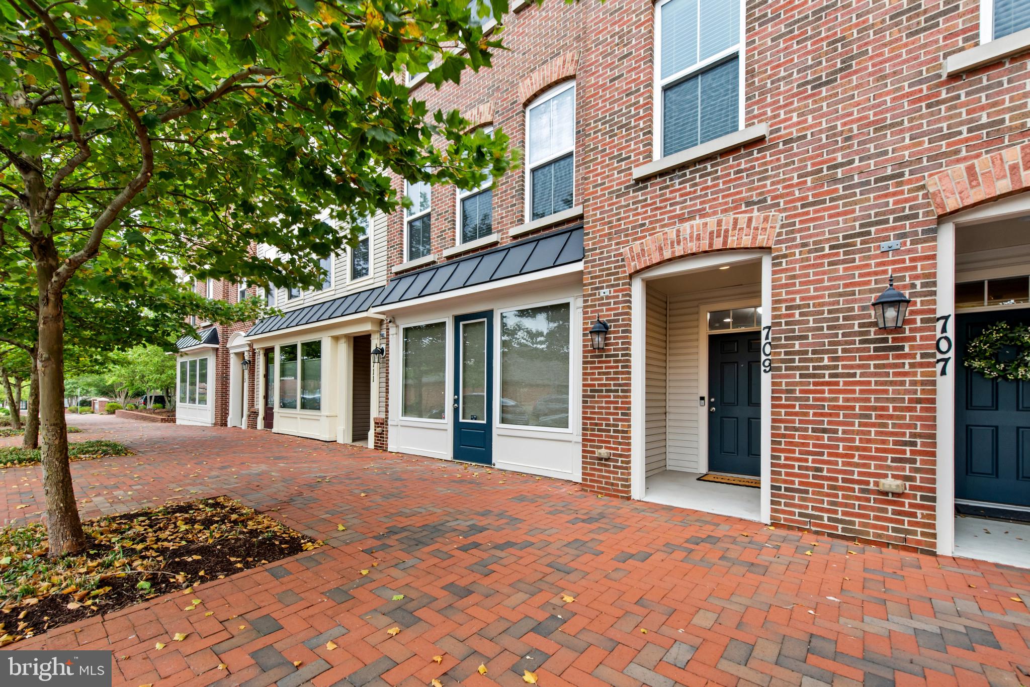 709 SKIPPERS LANE