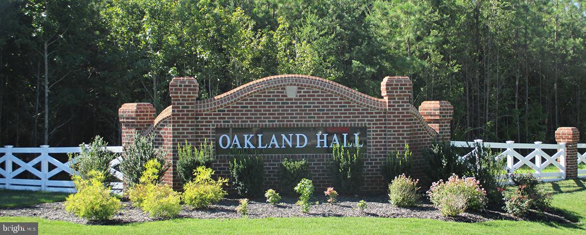 OAKLAND HALL - Residential