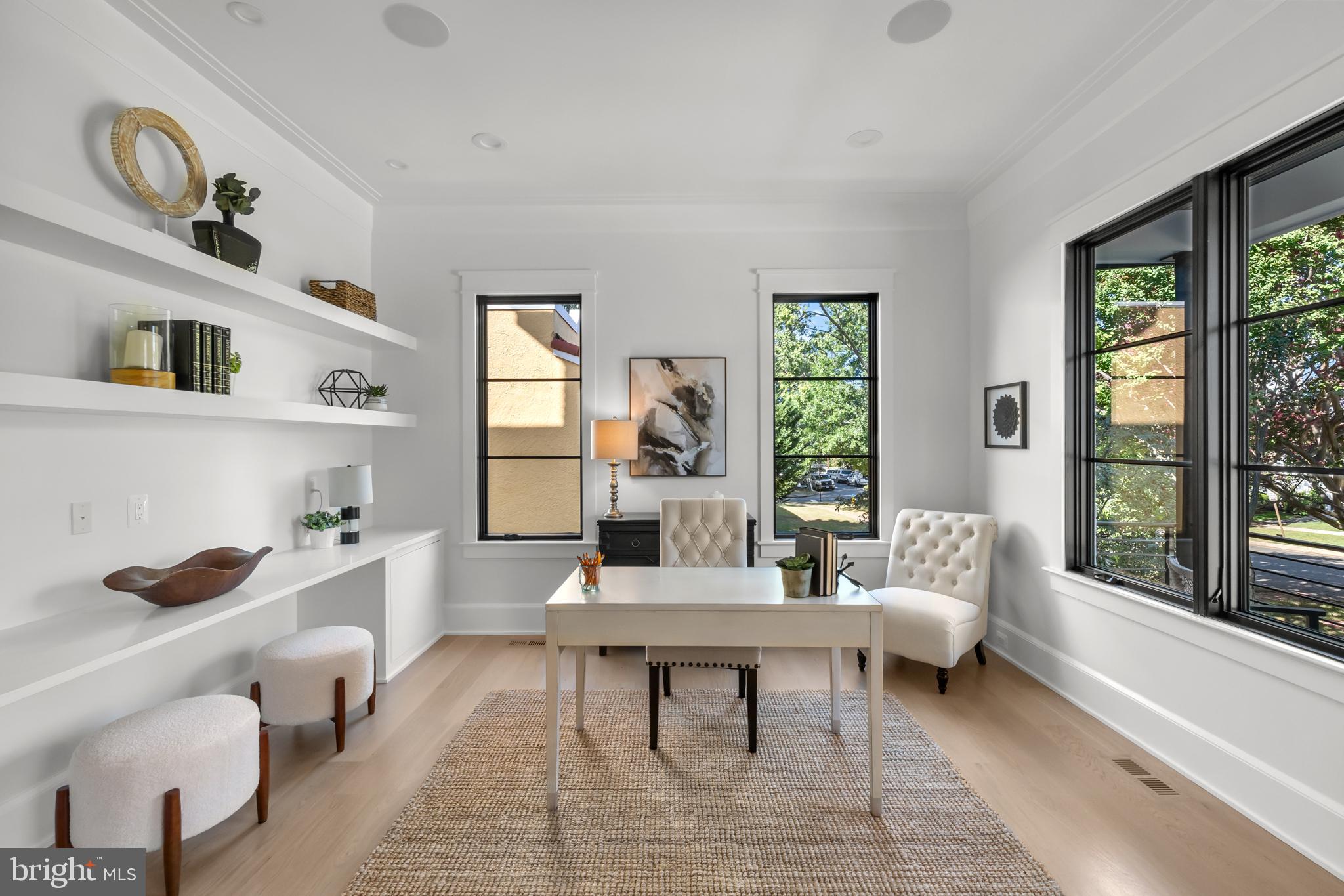 LYON VILLAGE - Residential