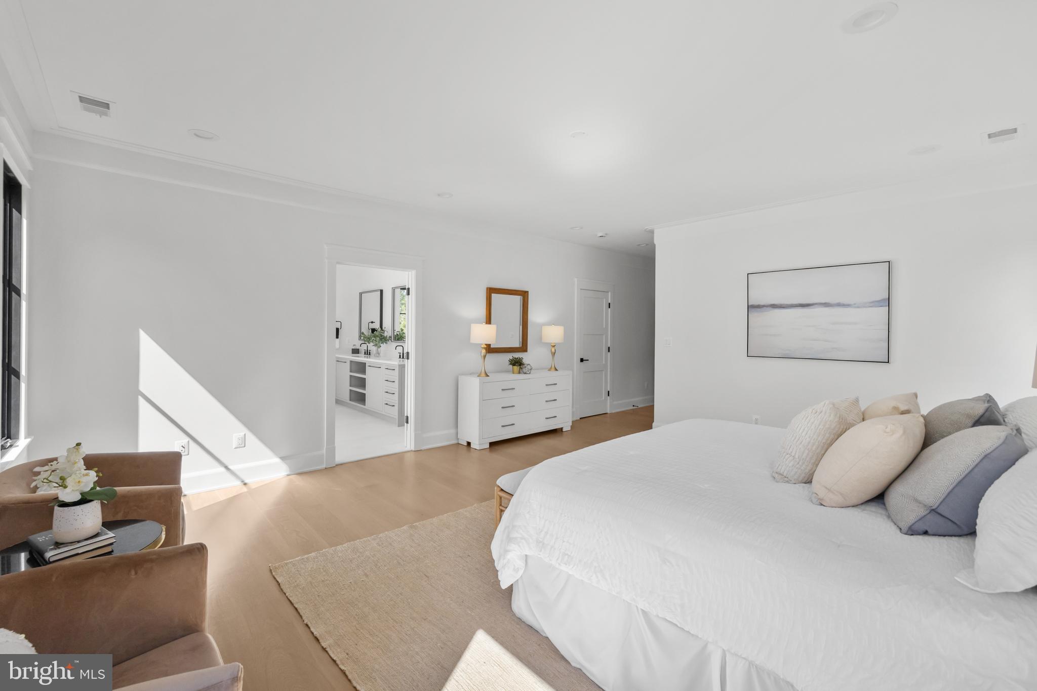 LYON VILLAGE - Residential