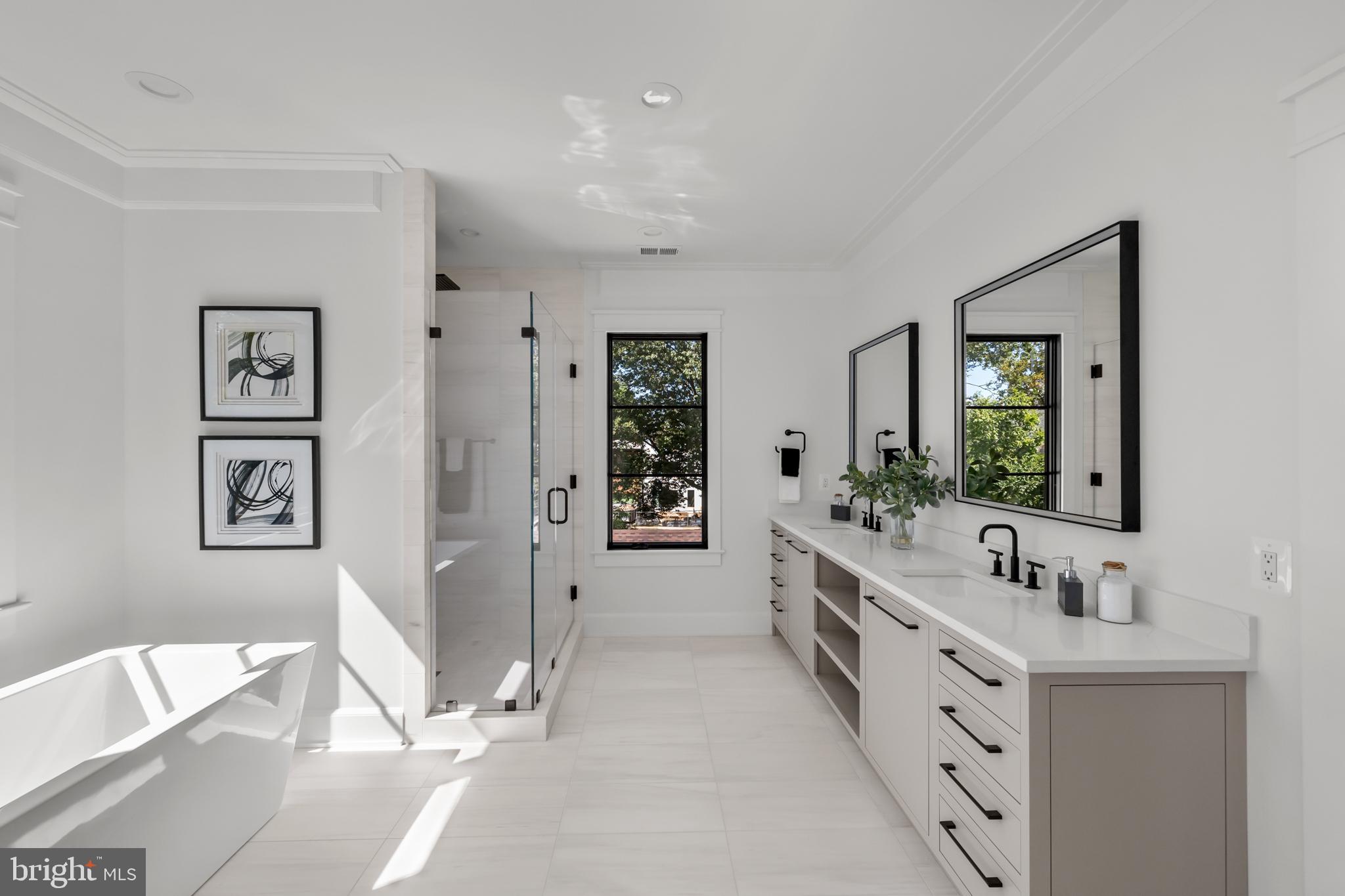 LYON VILLAGE - Residential