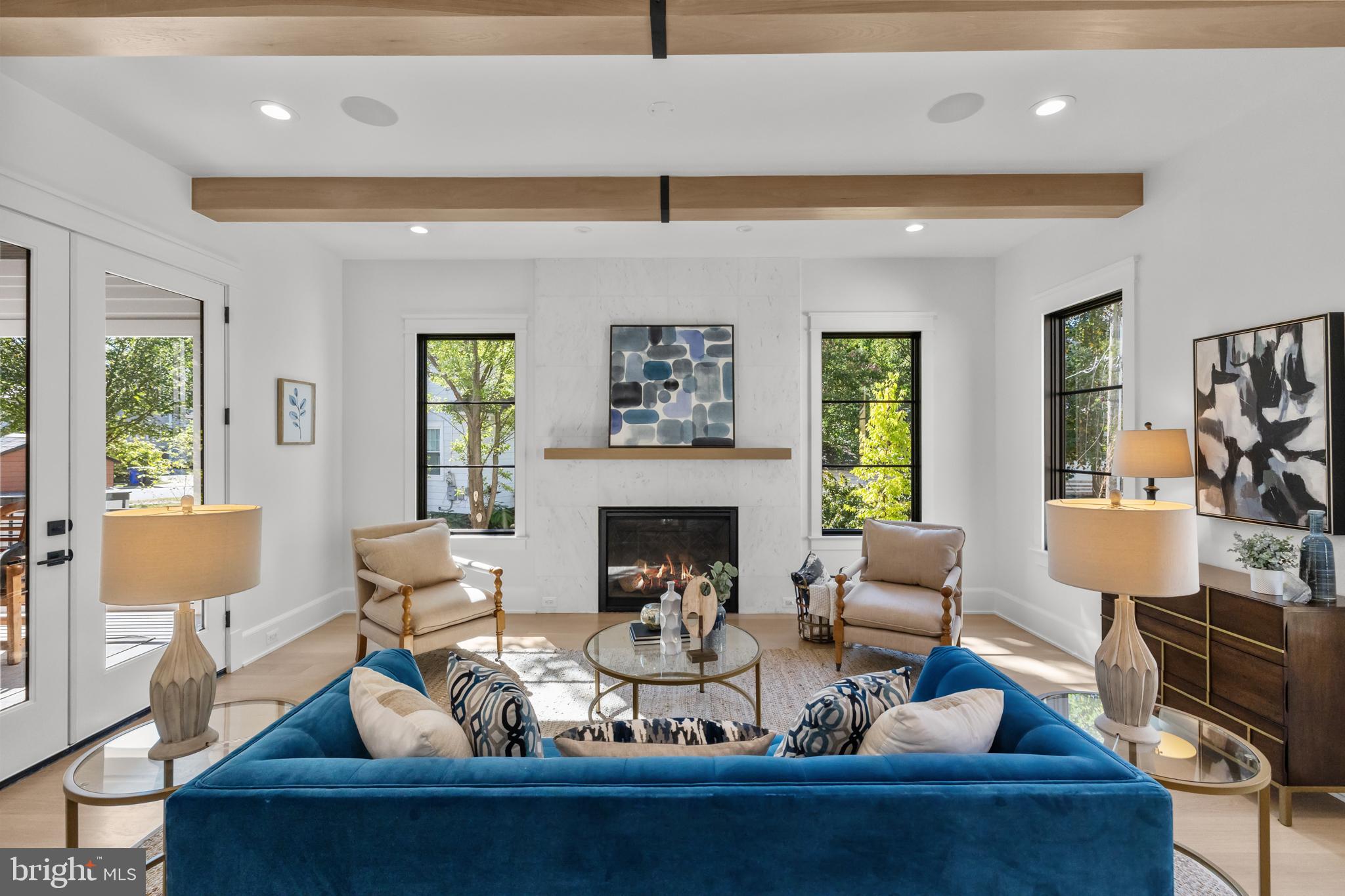 LYON VILLAGE - Residential