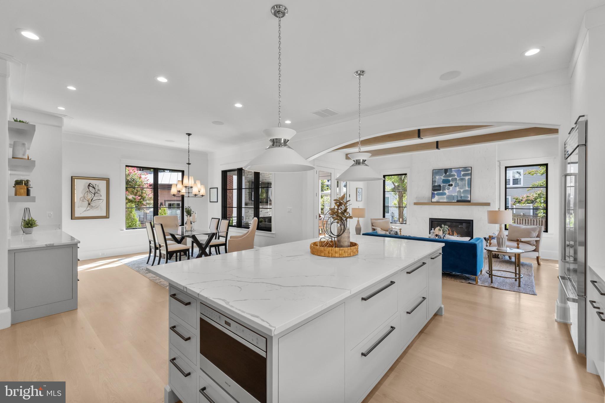 LYON VILLAGE - Residential