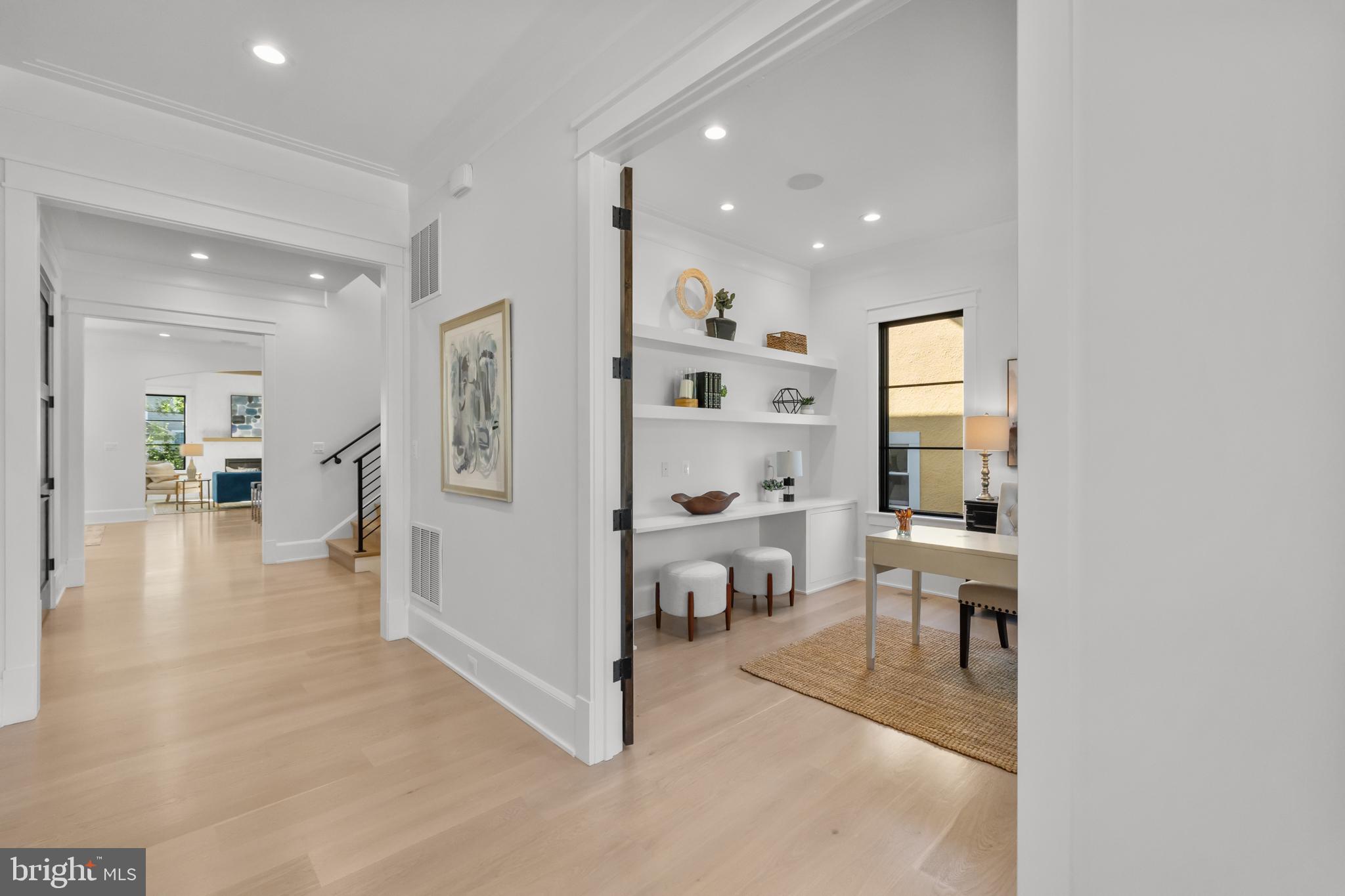 LYON VILLAGE - Residential