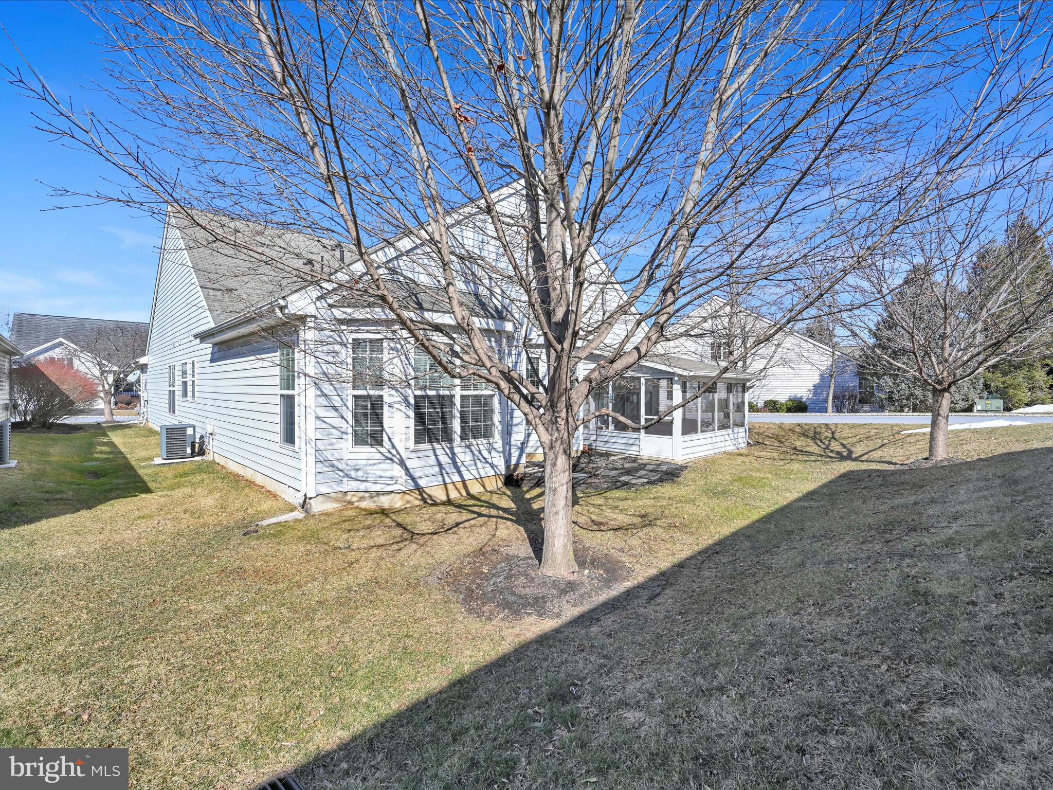 693 HAWTHORNE LANE