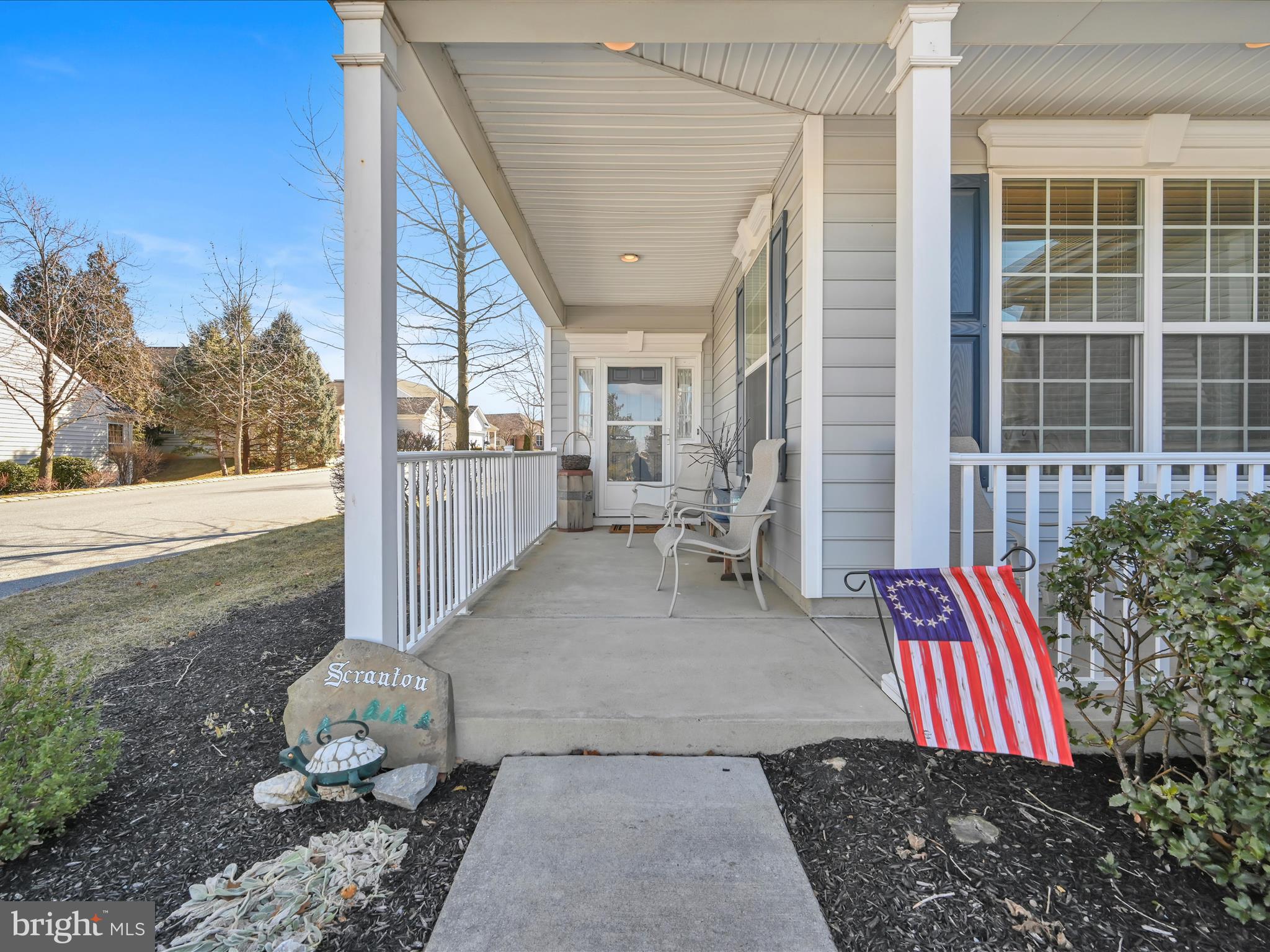 693 HAWTHORNE LANE