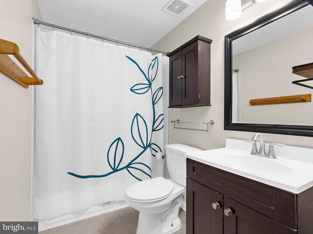 ASBURY WOODS - Residential