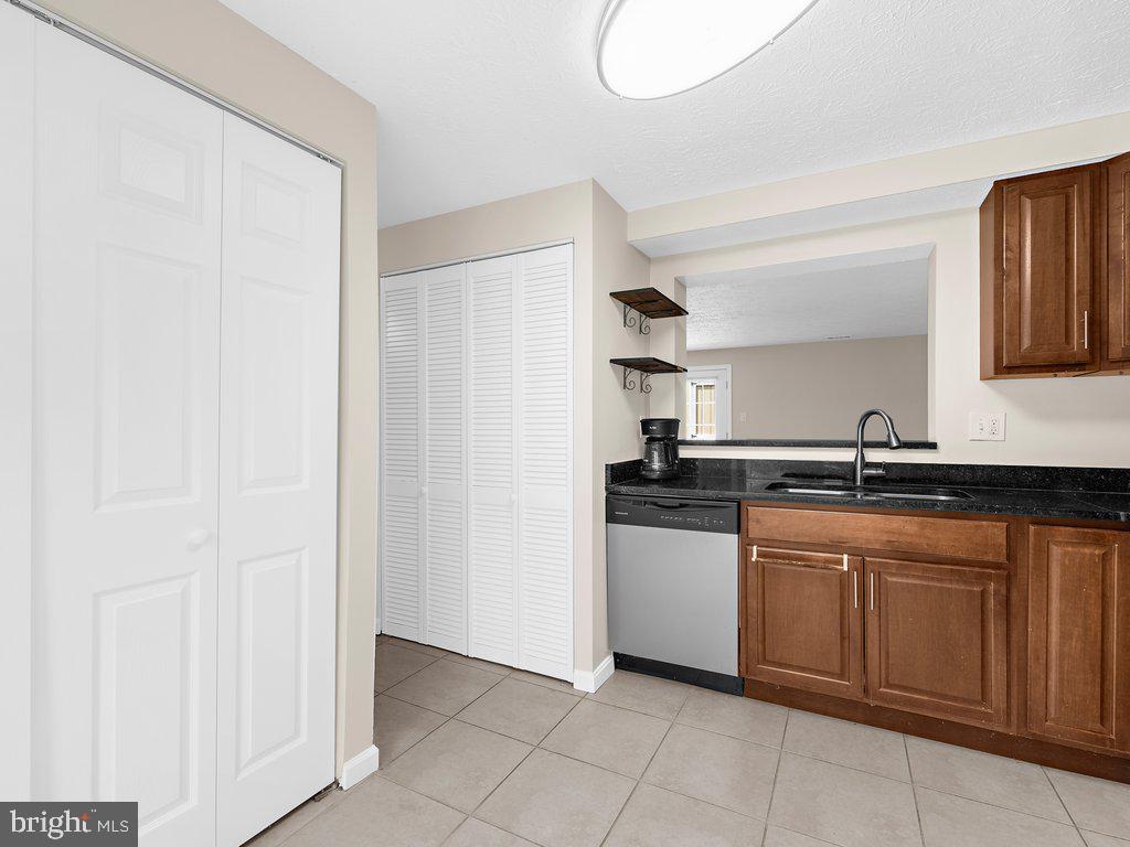 ASBURY WOODS - Residential