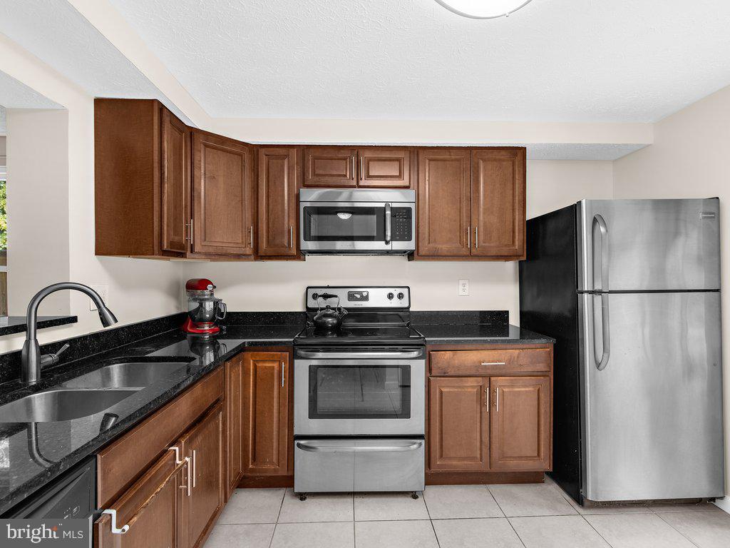 ASBURY WOODS - Residential