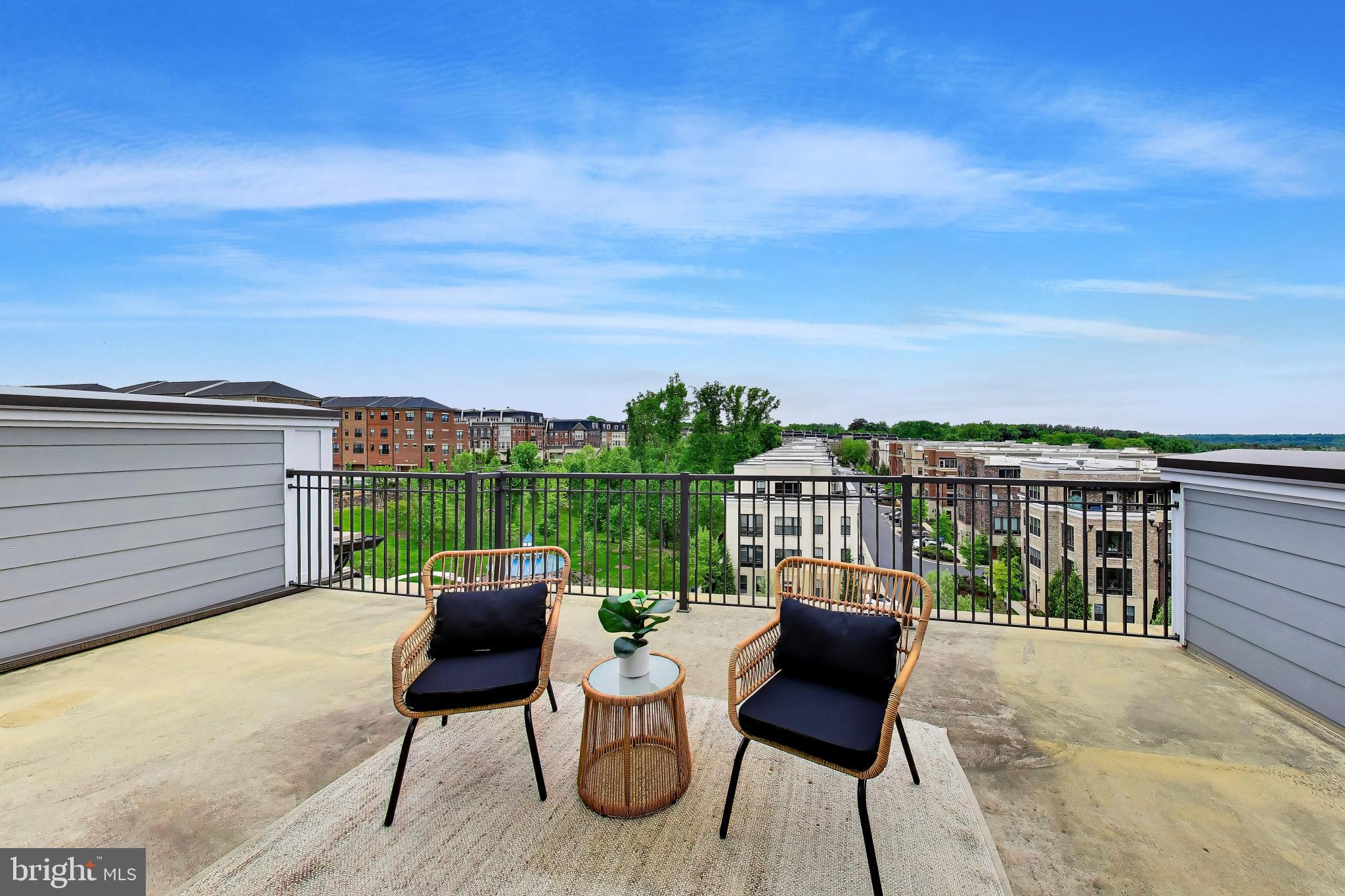 POTOMAC OVERLOOK - Residential