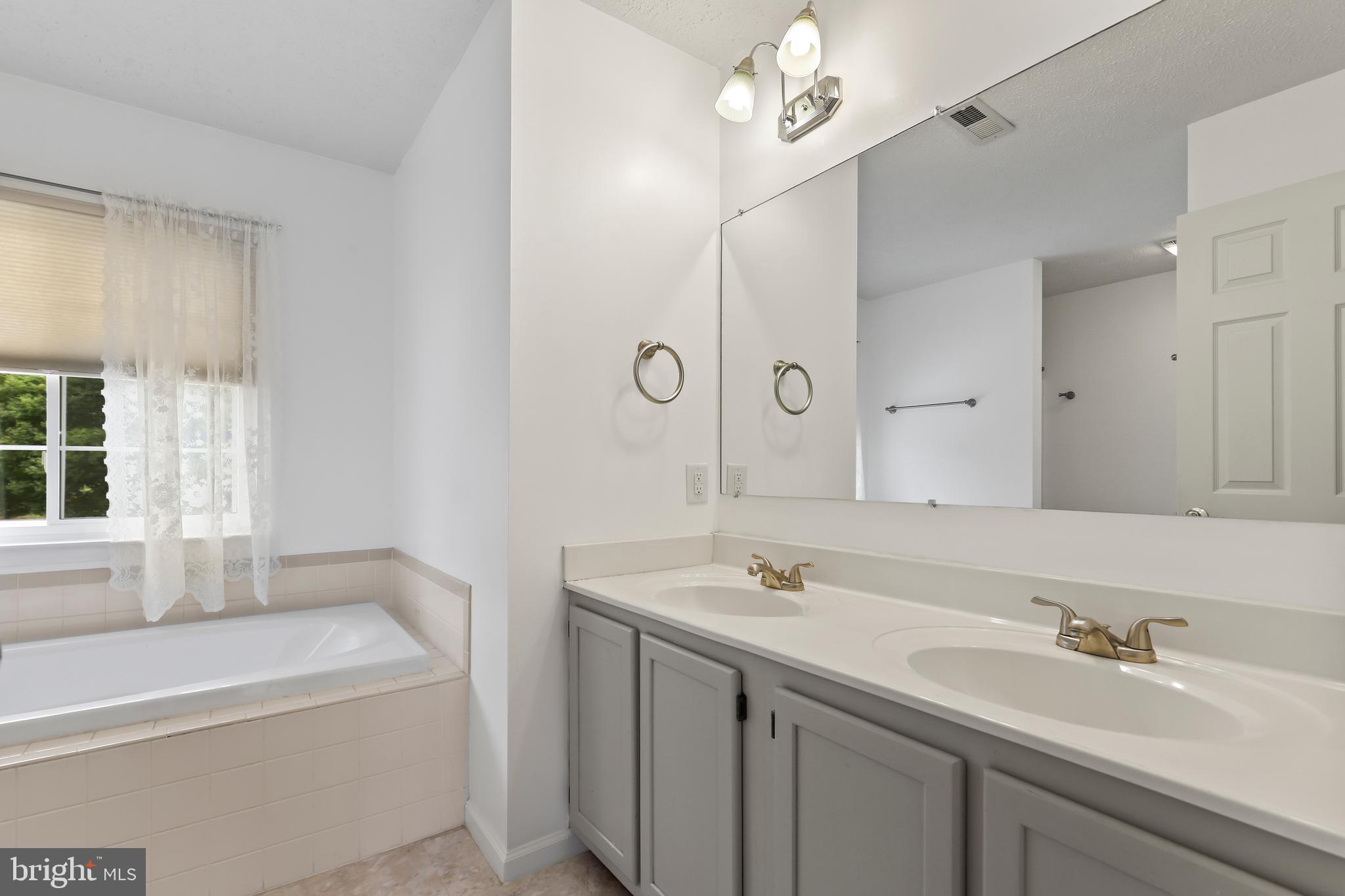 BATTLEFIELD ESTATES - Residential