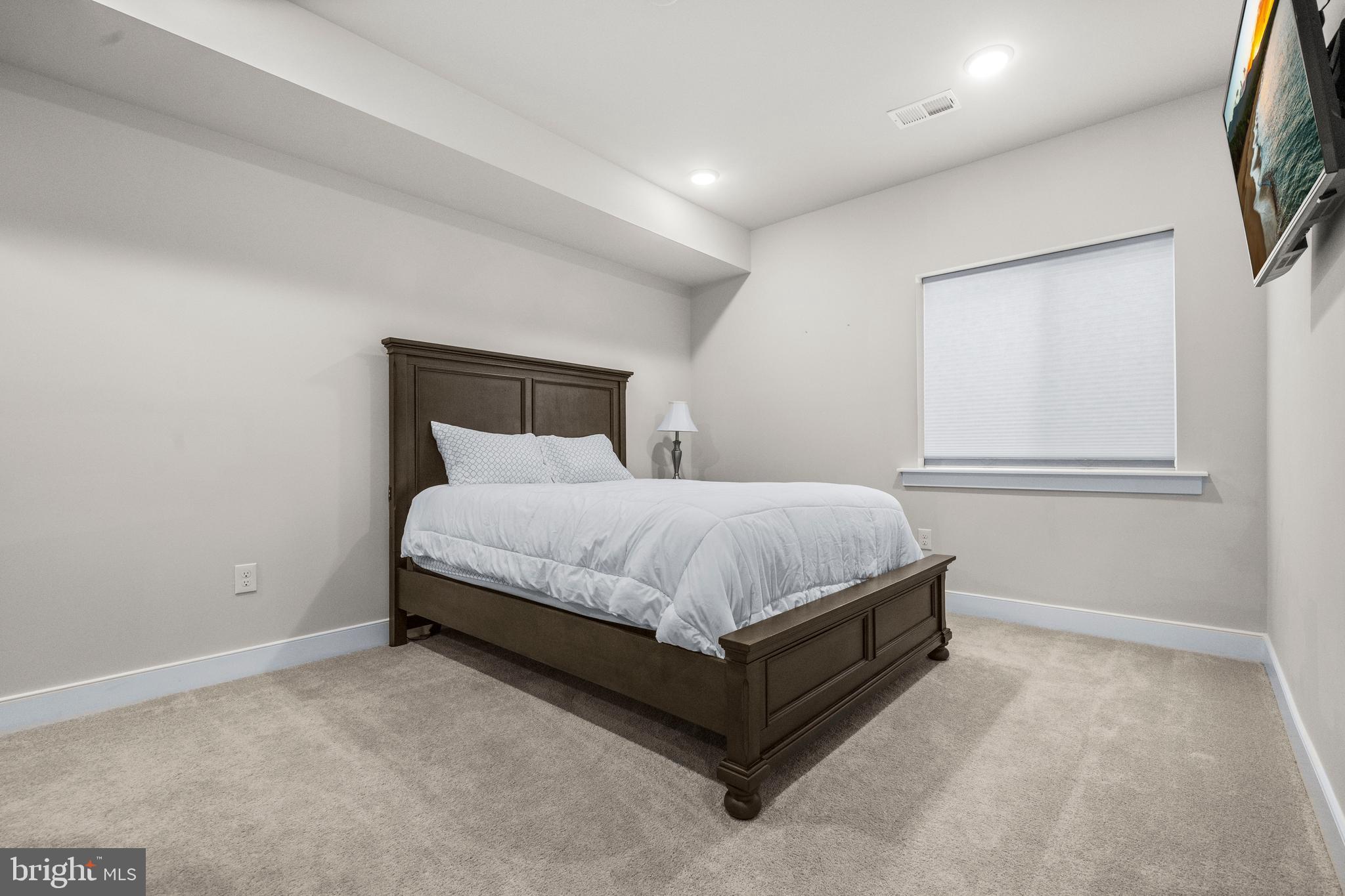 POTOMAC SHORES - Residential Lease