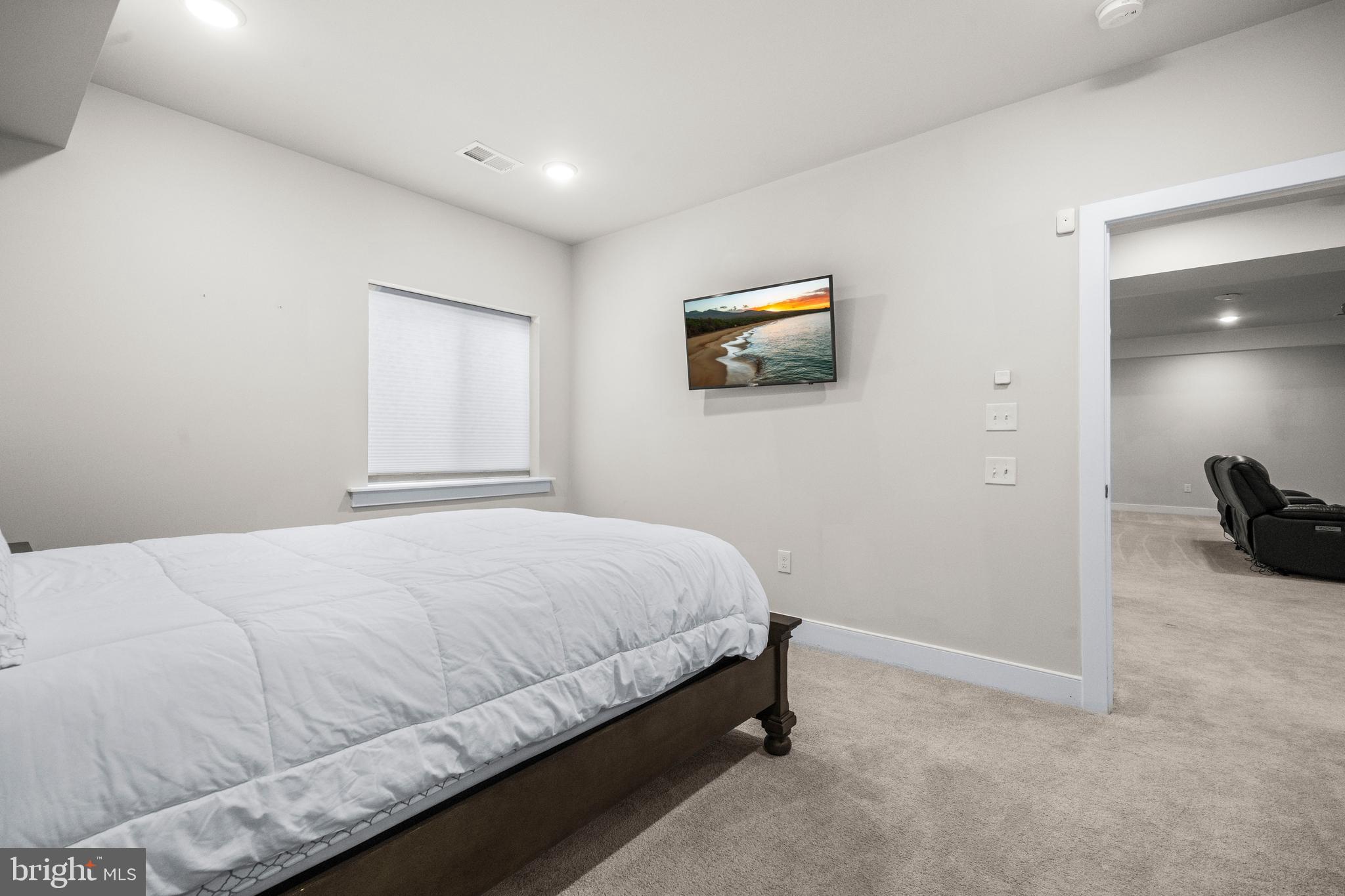 POTOMAC SHORES - Residential Lease