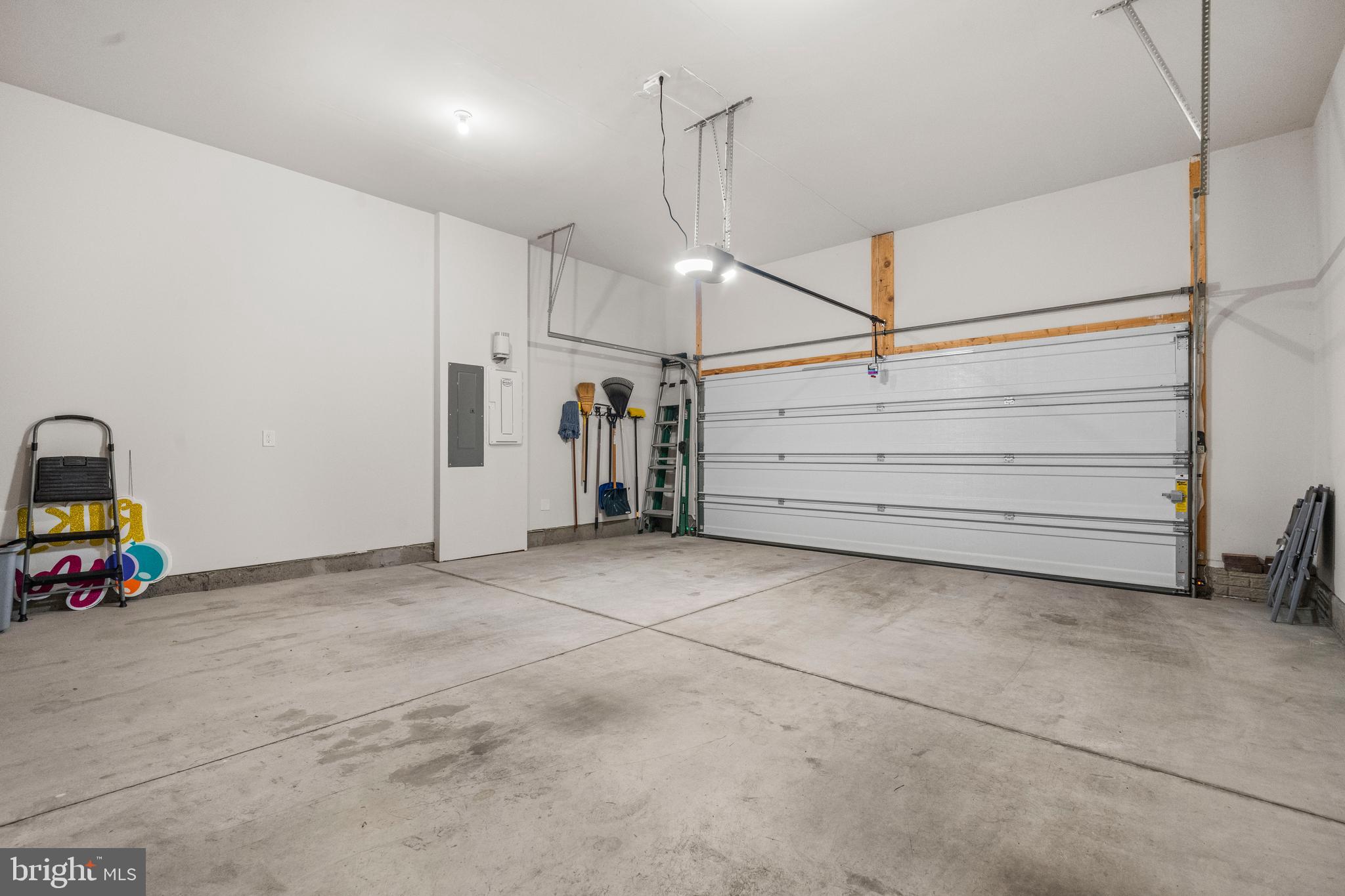 POTOMAC SHORES - Residential Lease