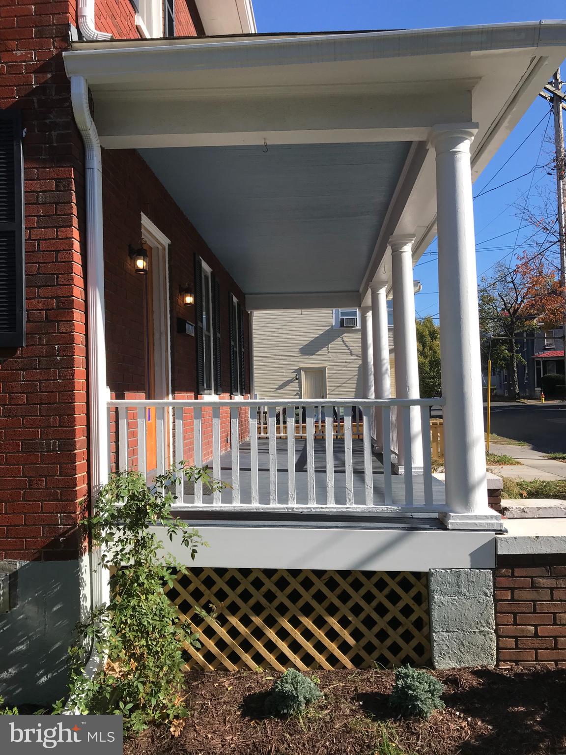 6 W CECIL STREET