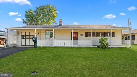 27 GOOD LANE LEVITTOWN PA 19055