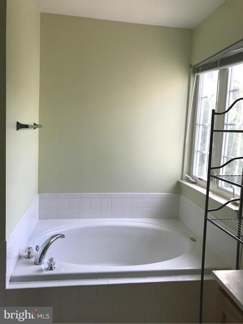 SOMERSET - Residential Lease