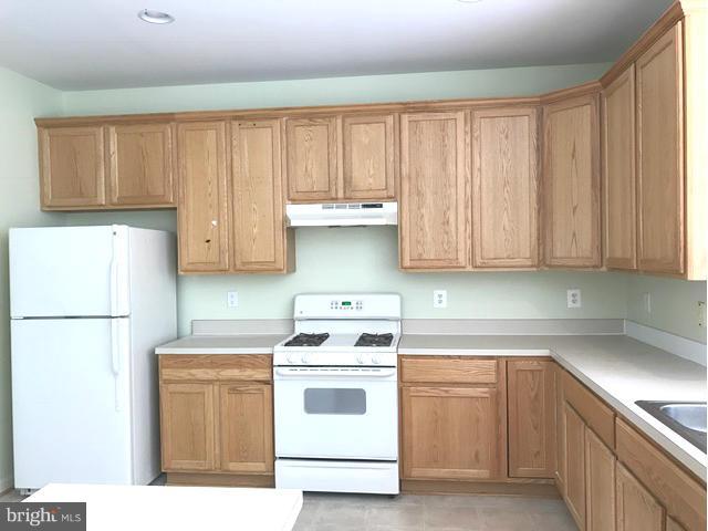 SOMERSET - Residential Lease