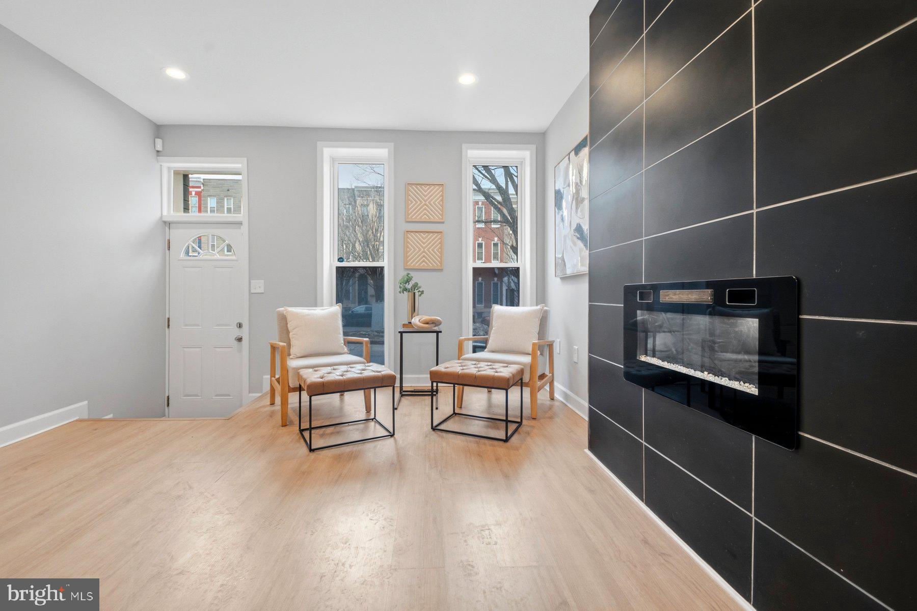 SANDTOWN-WINCHESTER - Residential