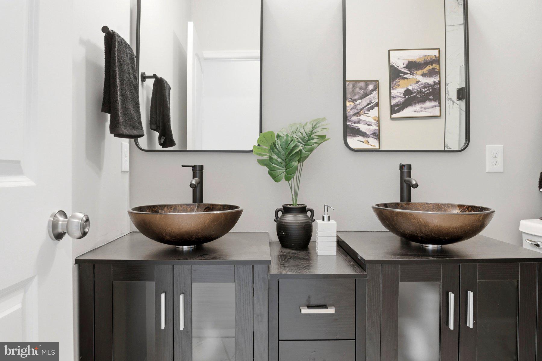 SANDTOWN-WINCHESTER - Residential