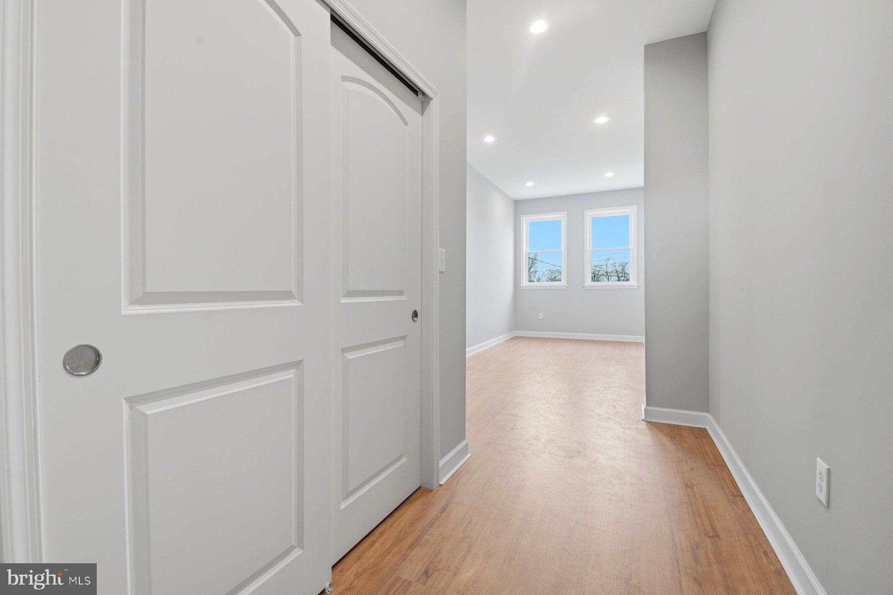 SANDTOWN-WINCHESTER - Residential