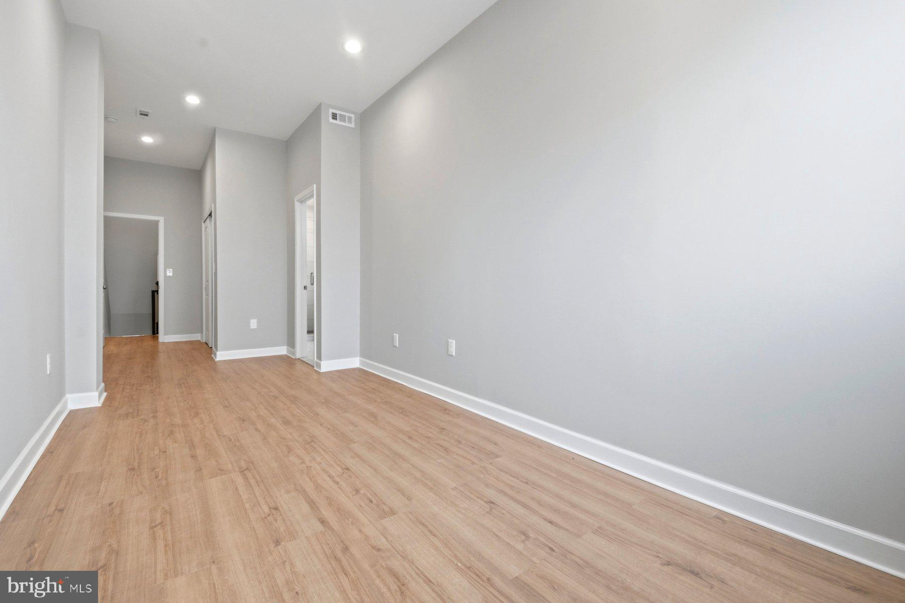 SANDTOWN-WINCHESTER - Residential