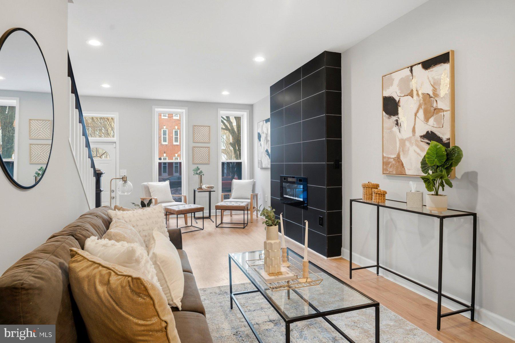 SANDTOWN-WINCHESTER - Residential