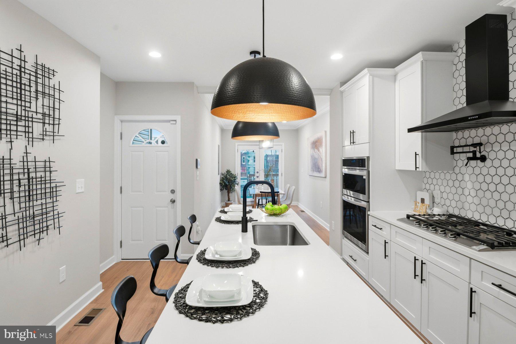 SANDTOWN-WINCHESTER - Residential