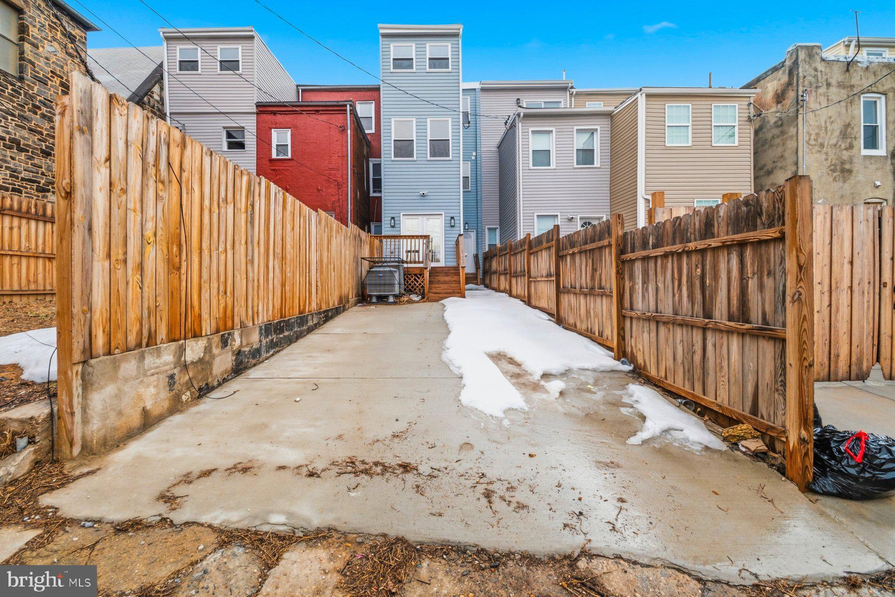 SANDTOWN-WINCHESTER - Residential