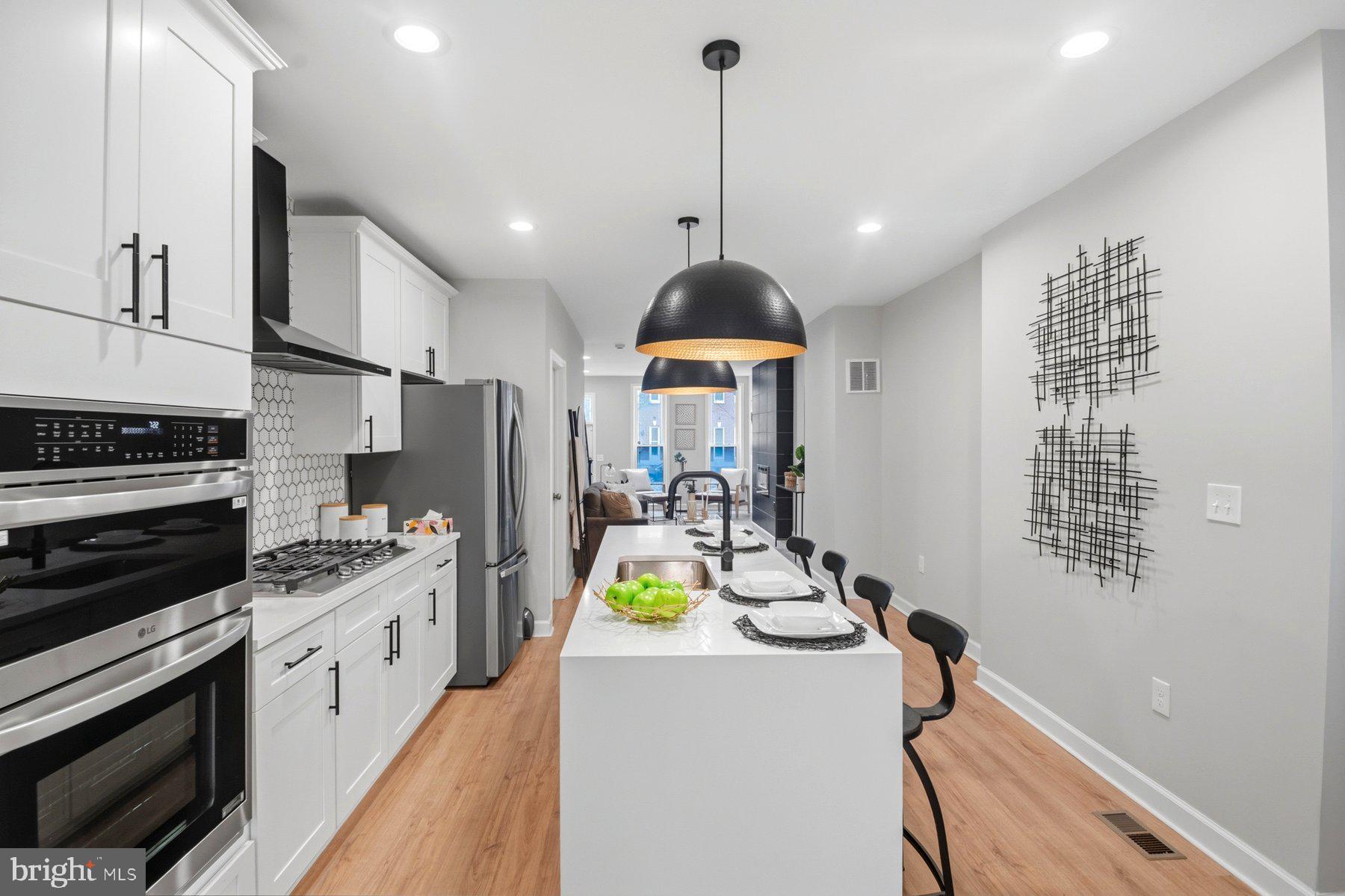 SANDTOWN-WINCHESTER - Residential