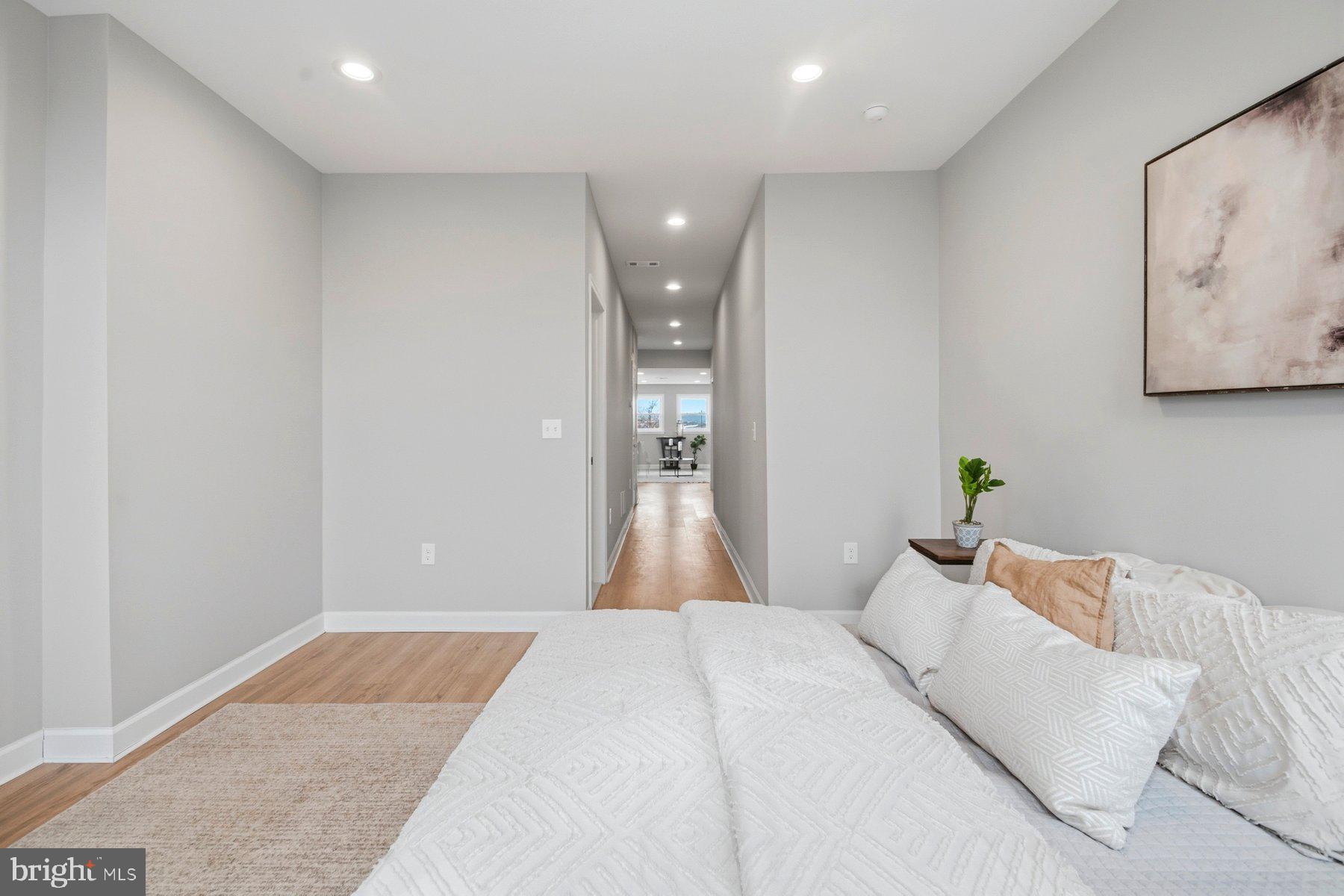 SANDTOWN-WINCHESTER - Residential