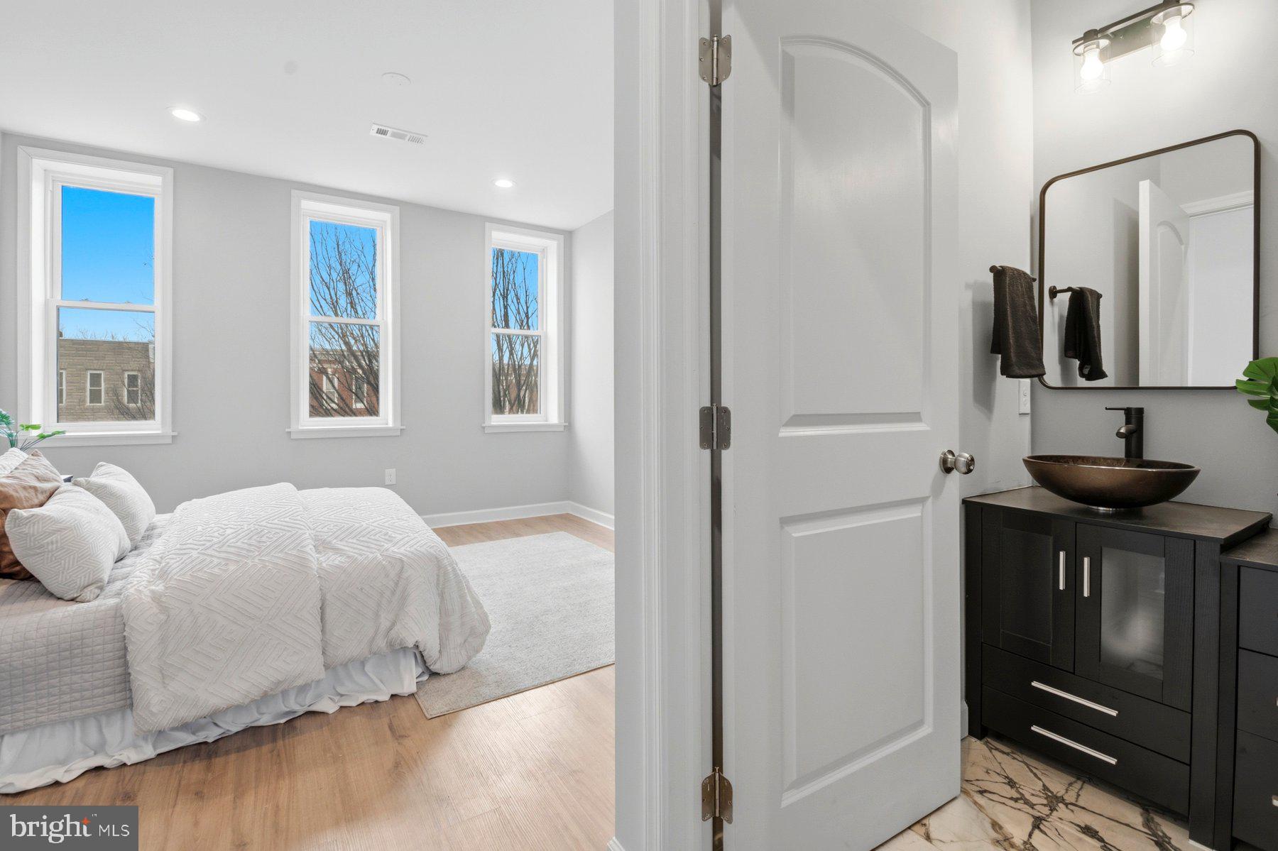 SANDTOWN-WINCHESTER - Residential