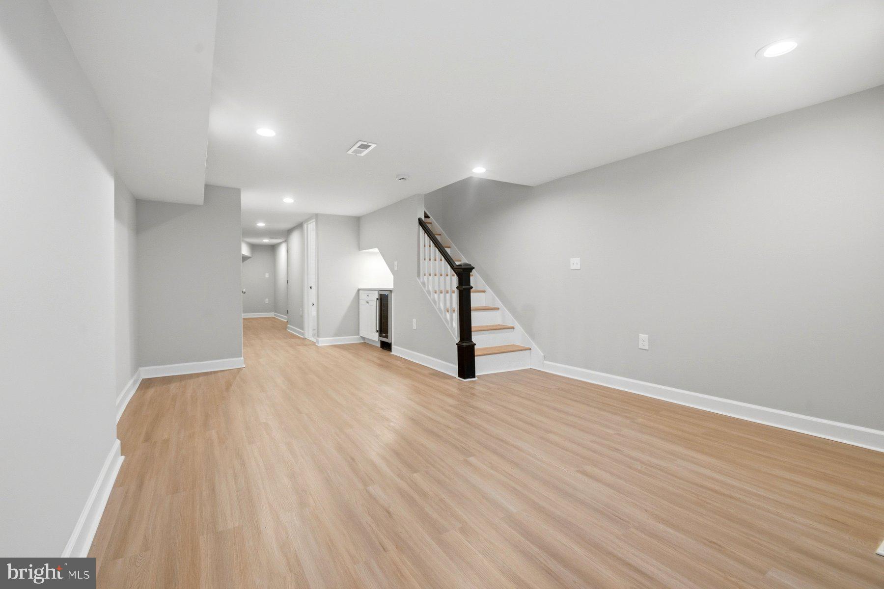 SANDTOWN-WINCHESTER - Residential