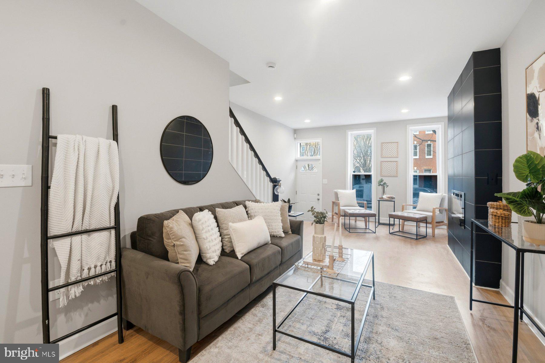 SANDTOWN-WINCHESTER - Residential