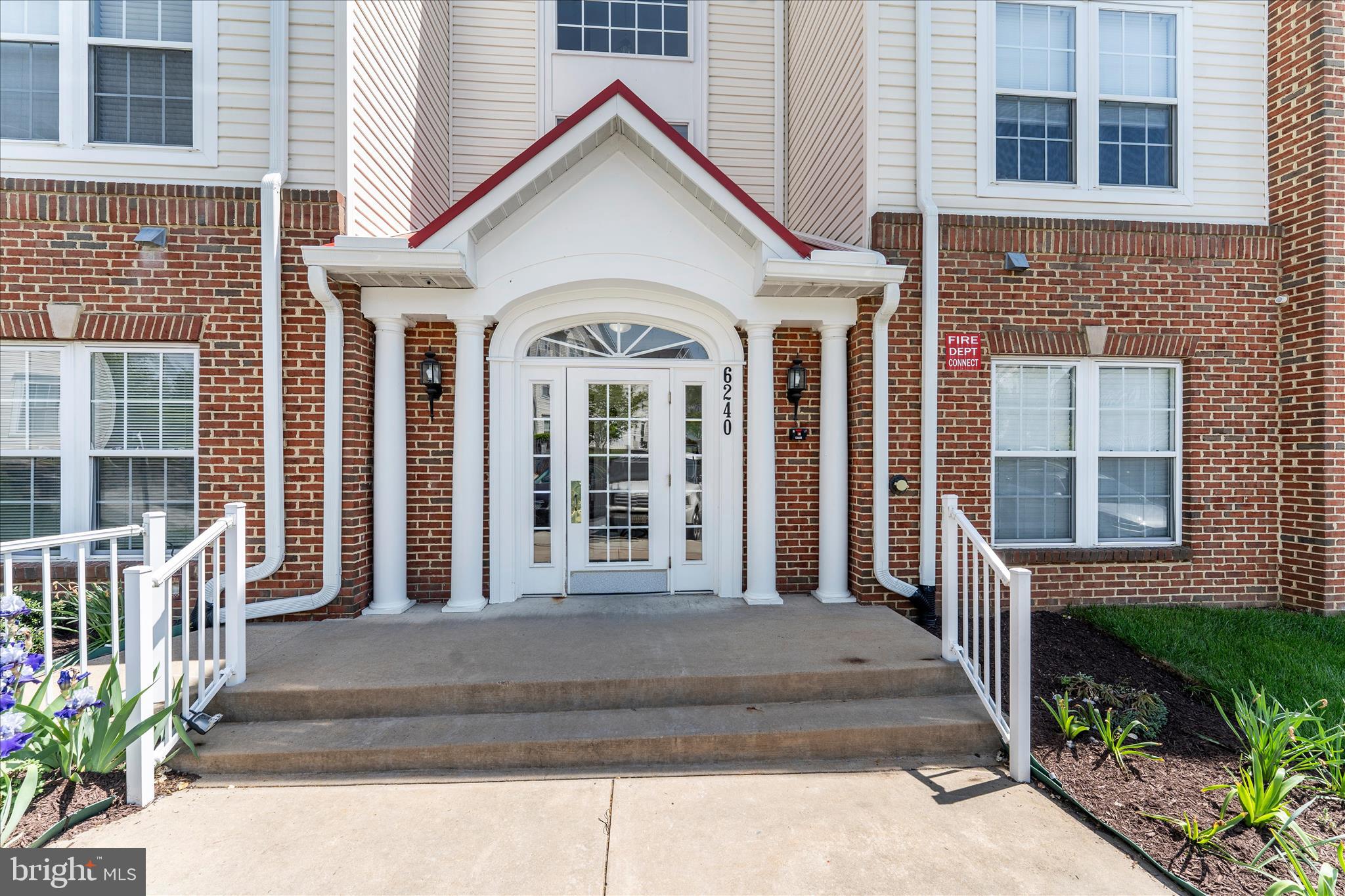 SPRING RIDGE - Residential